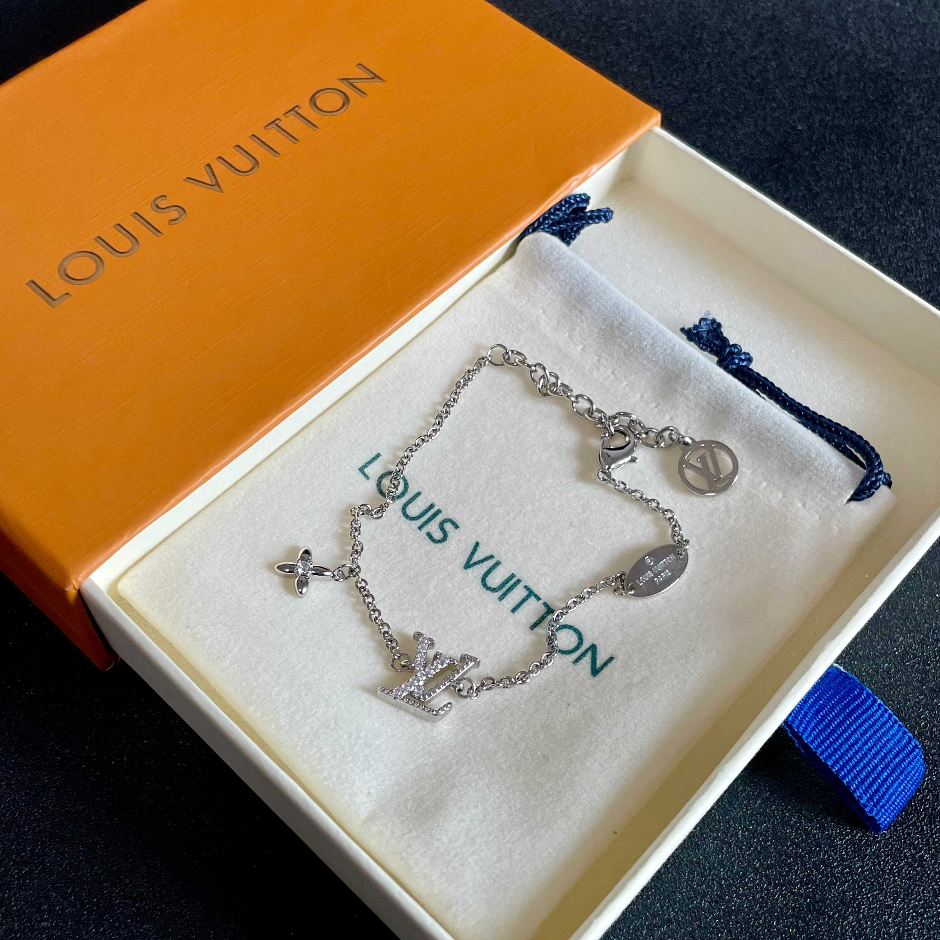 💥💥Louis Vuitton 路易威登 设计独特 (用LV经典之作图形理念)👋好看🧚‍♀️手链链 超级