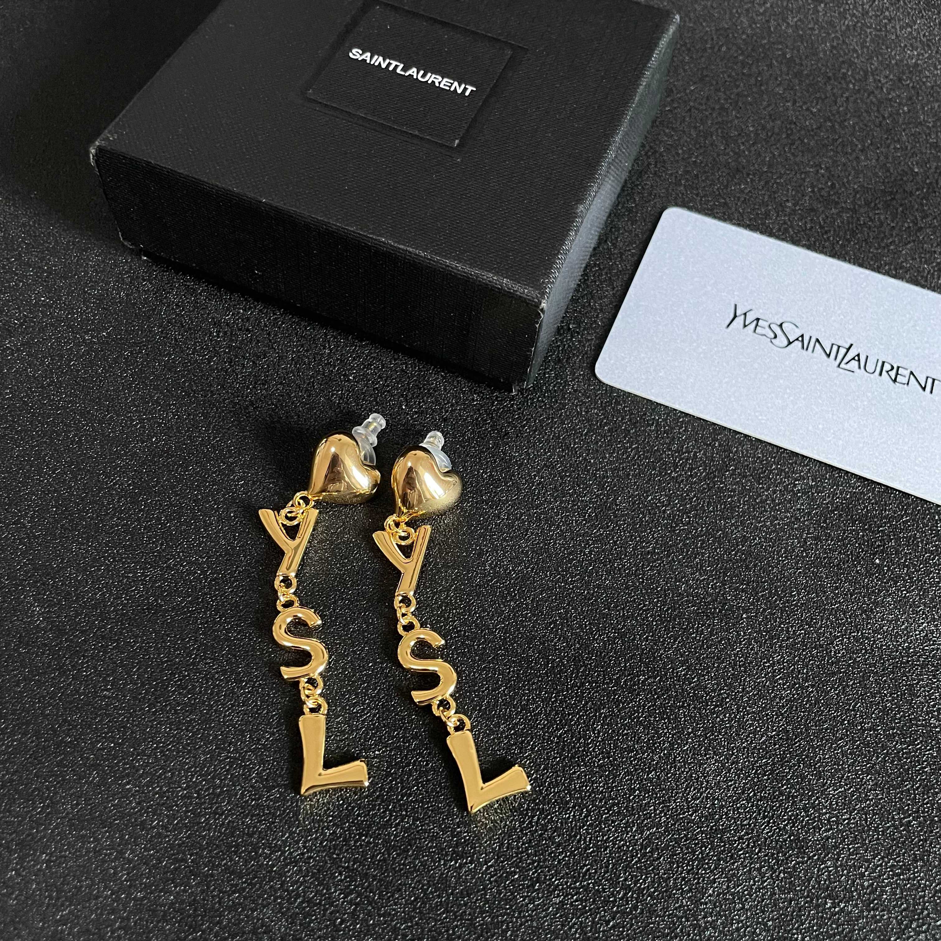  YSL 圣罗兰 中古耳钉 原装黄铜材质 Yves Saint Laurent 创立于1961年 优雅抽
