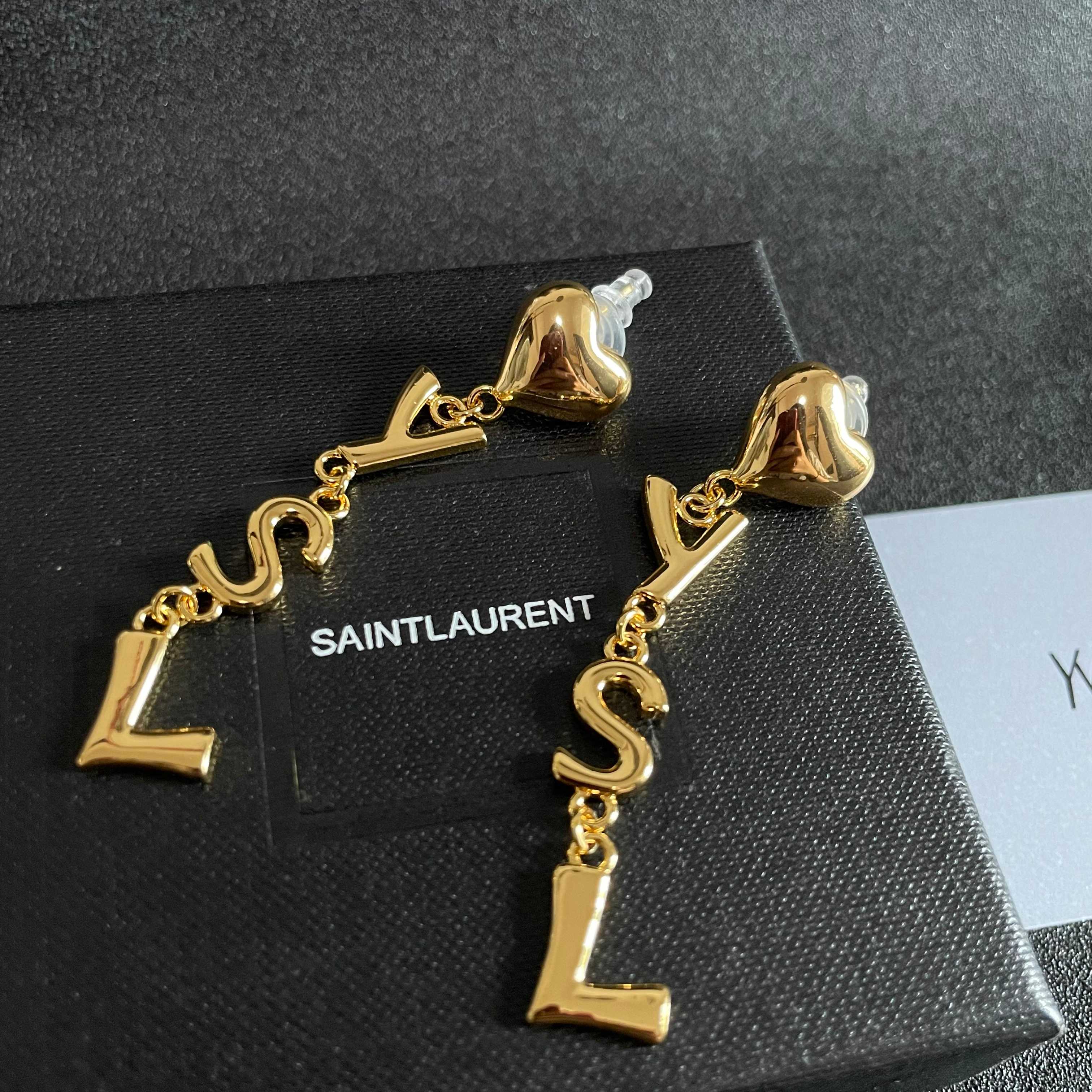  YSL 圣罗兰 中古耳钉 原装黄铜材质 Yves Saint Laurent 创立于1961年 优雅抽