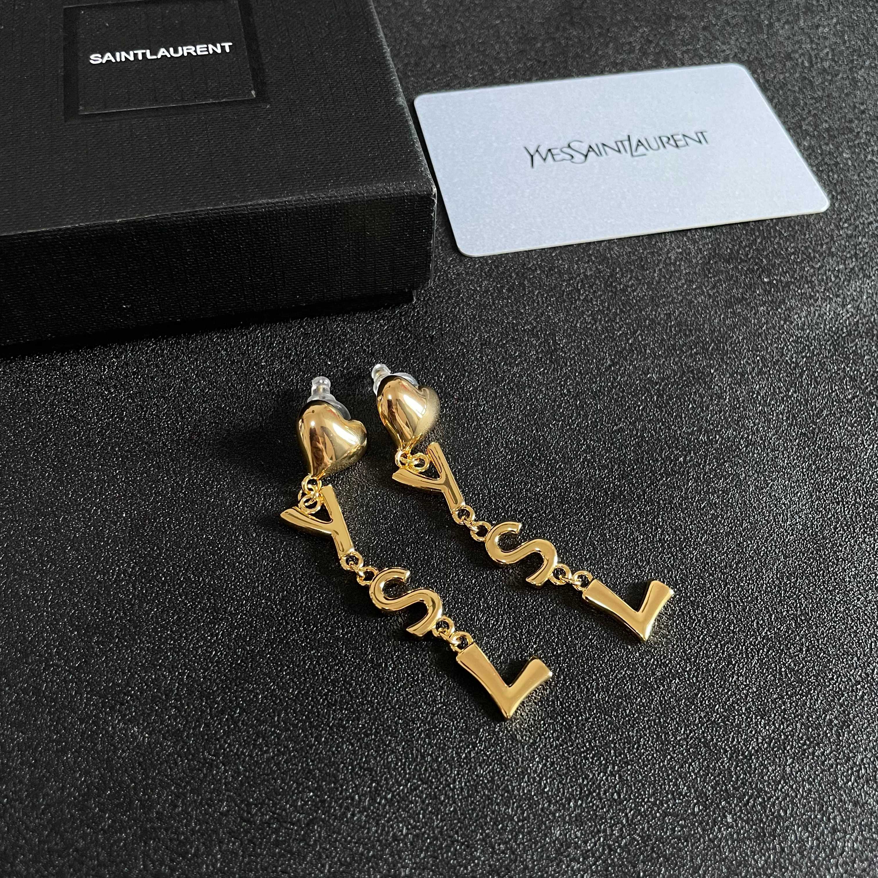  YSL 圣罗兰 中古耳钉 原装黄铜材质 Yves Saint Laurent 创立于1961年 优雅抽