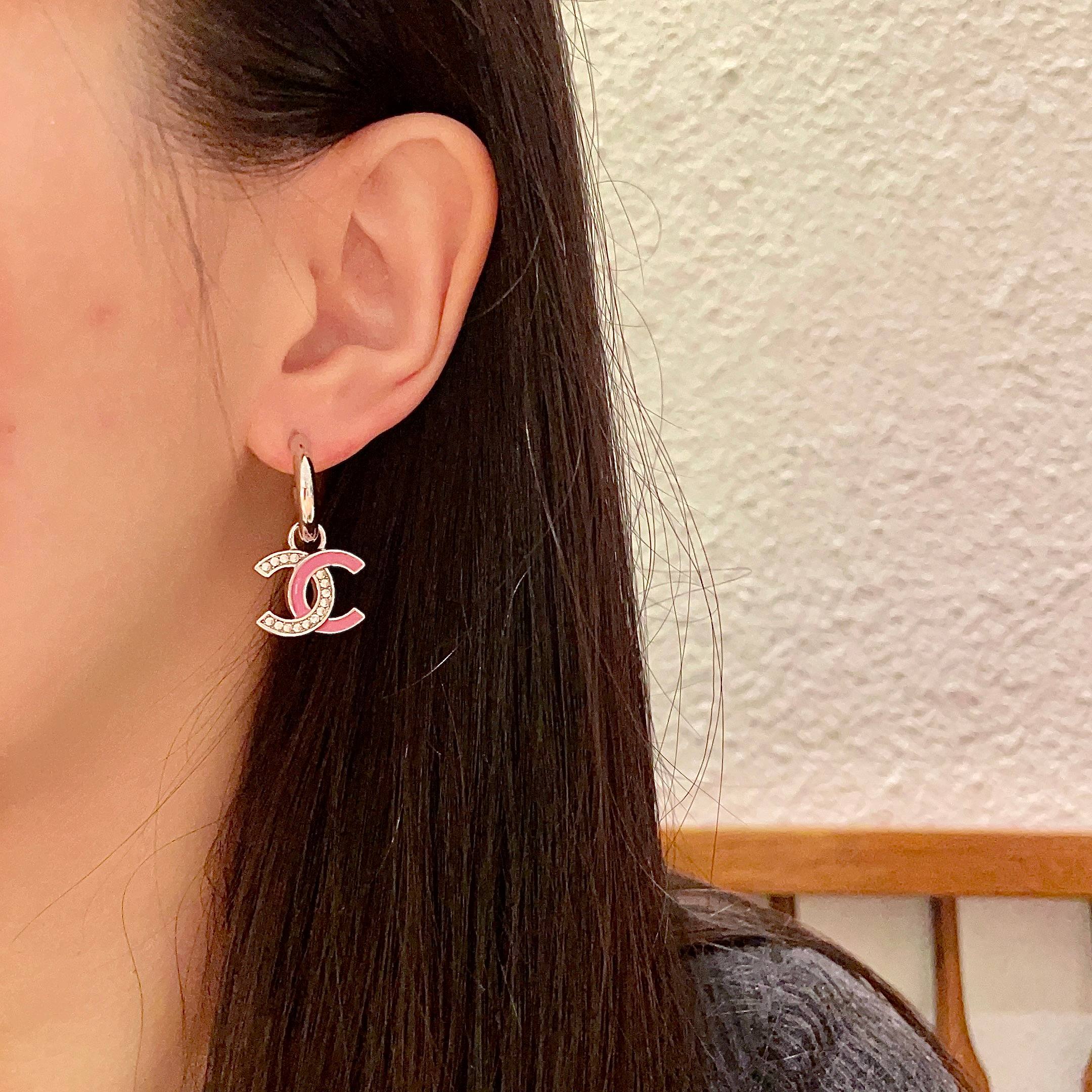  Chanel香奈儿 中古 耳钉👀小香家的款式真心无需多介绍😘🎶每一款都超好看，精致大方，非常显气质.