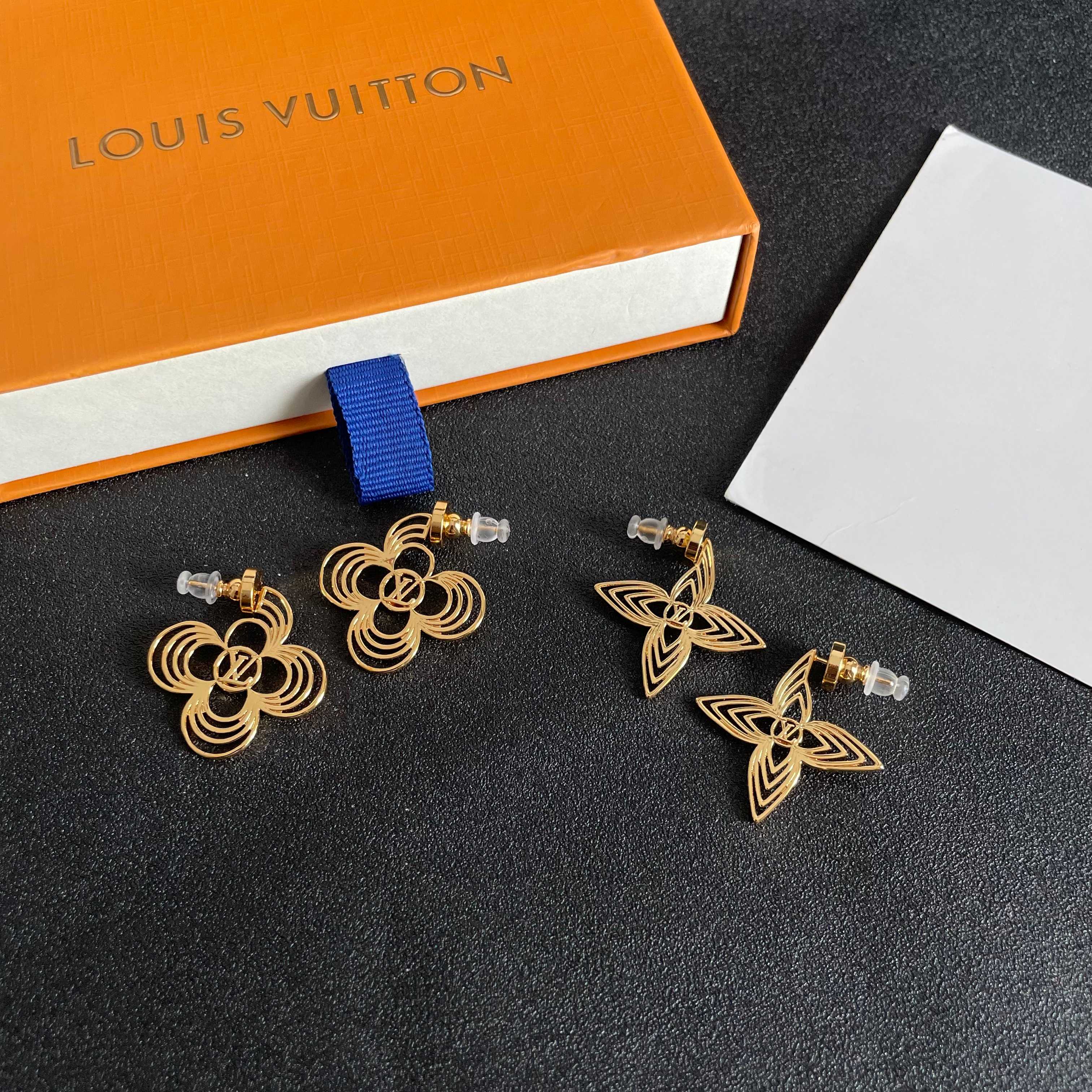 👑Lv 路易威登 2025年早春新品耳钉 经典老花耳环 超精工cnc工艺技术 上身美美哒 特别适合夏日搭