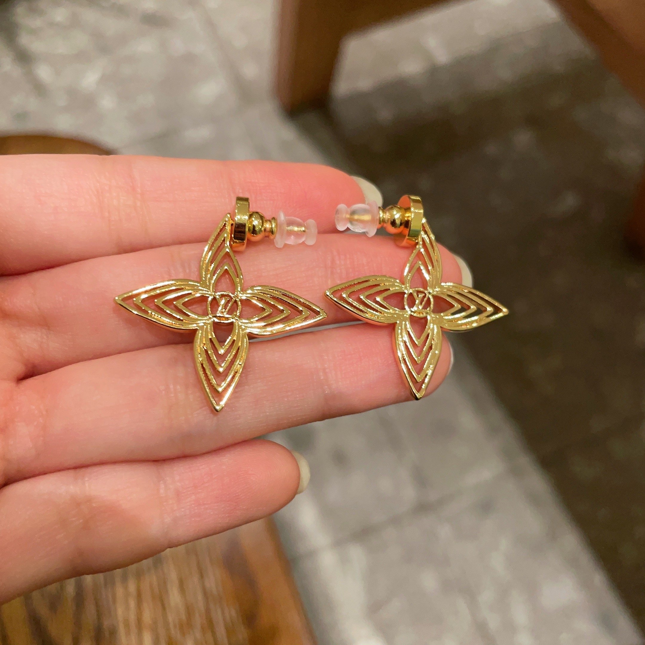👑Lv 路易威登 2025年早春新品耳钉 经典老花耳环 超精工cnc工艺技术 上身美美哒 特别适合夏日搭