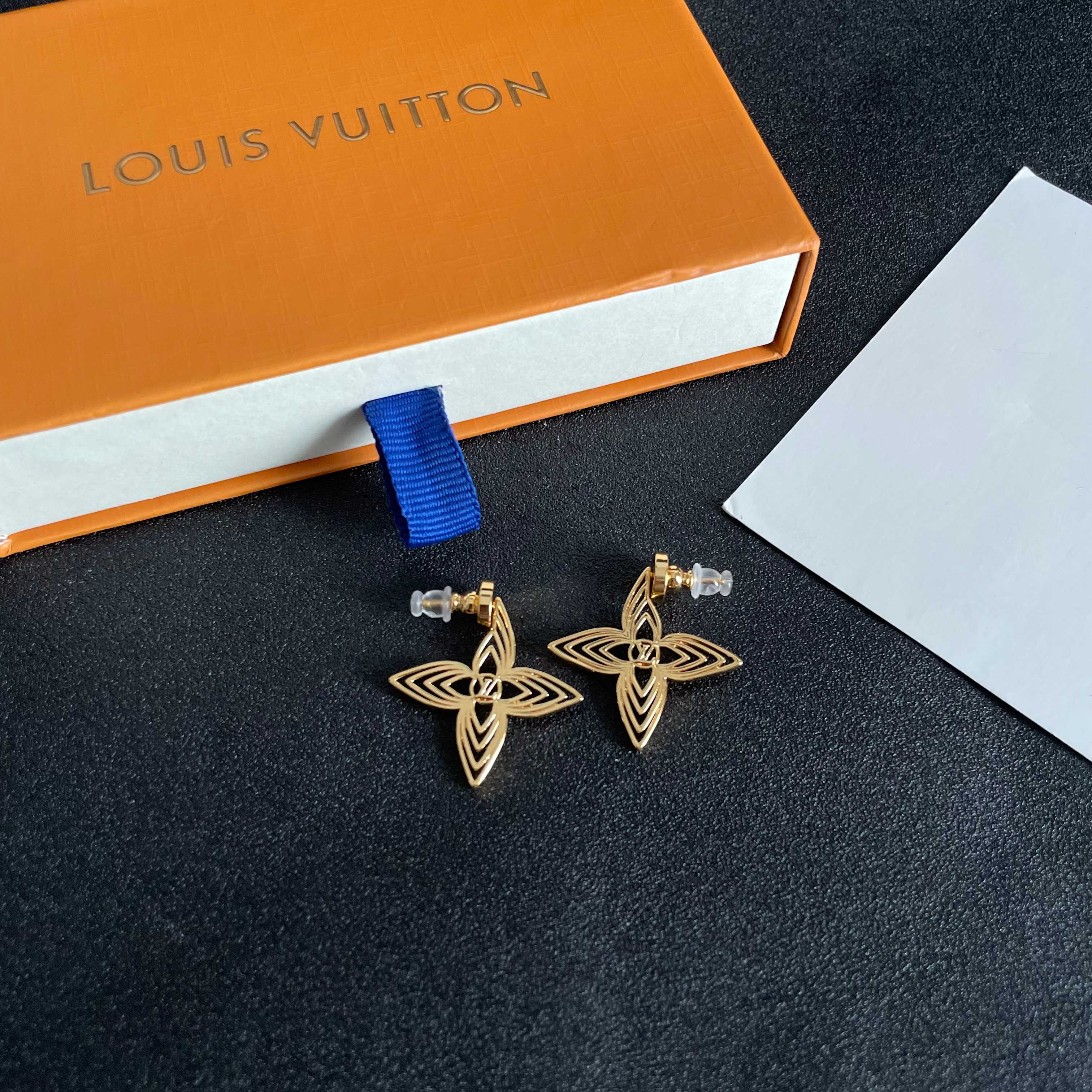👑Lv 路易威登 2025年早春新品耳钉 经典老花耳环 超精工cnc工艺技术 上身美美哒 特别适合夏日搭
