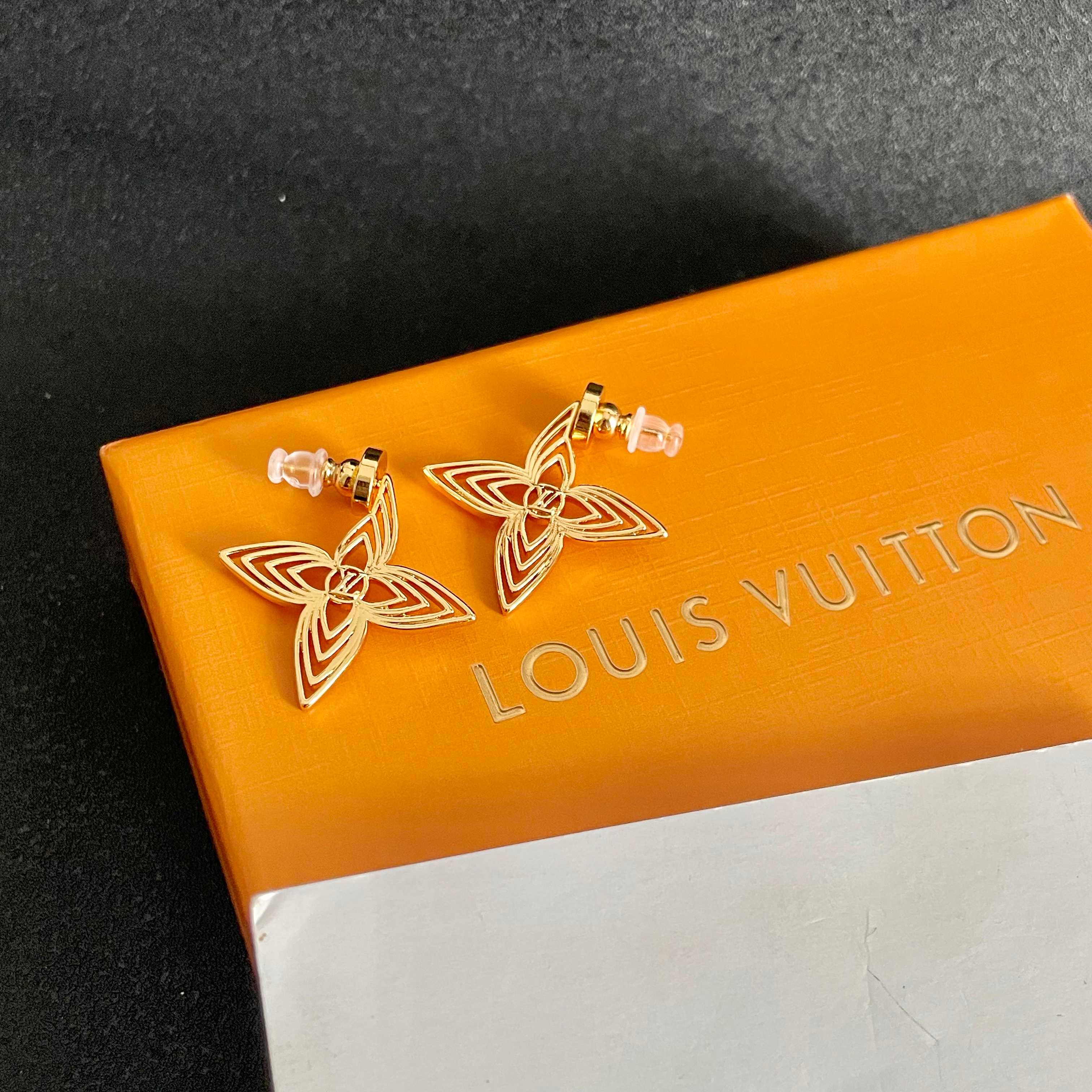👑Lv 路易威登 2025年早春新品耳钉 经典老花耳环 超精工cnc工艺技术 上身美美哒 特别适合夏日搭