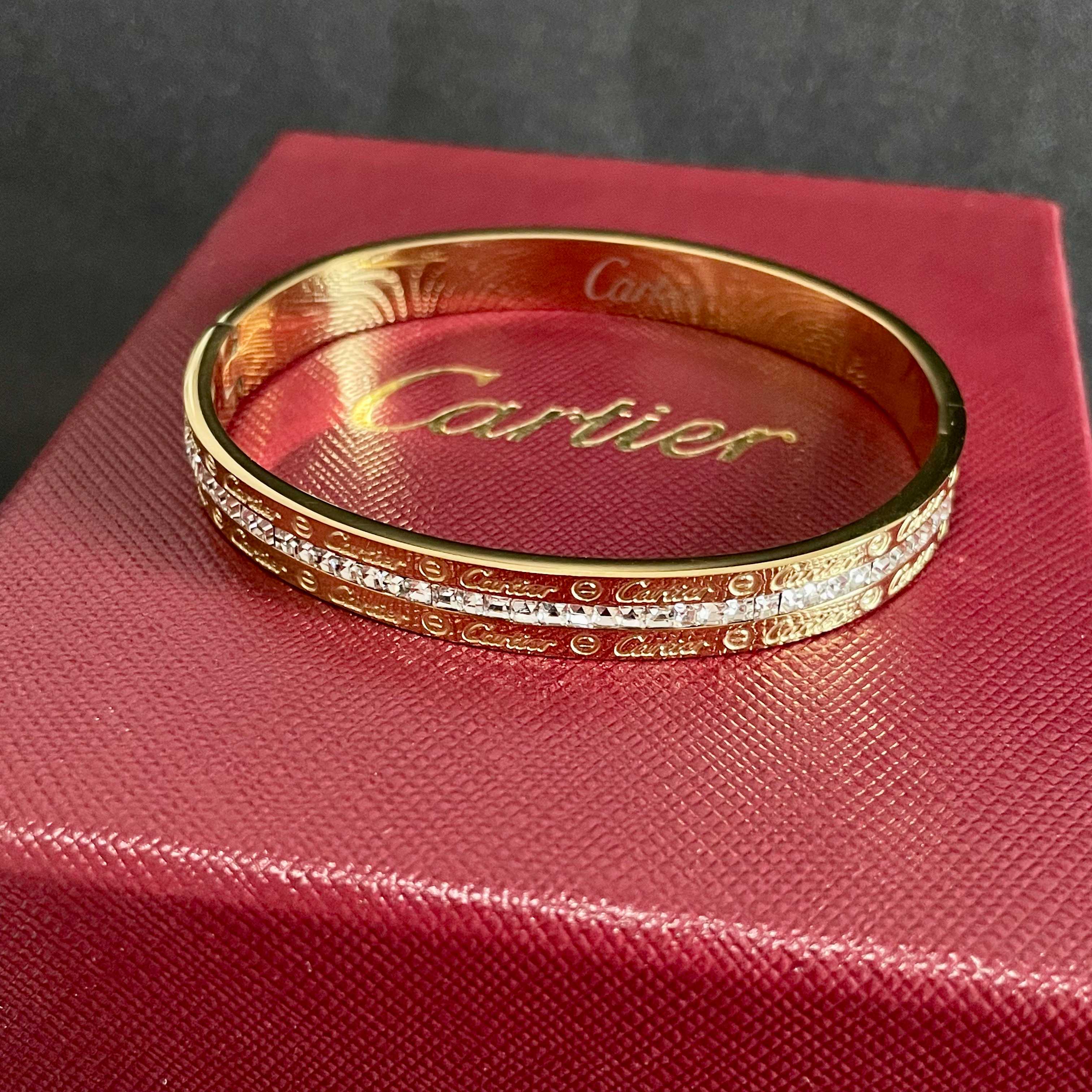 👑Cartier 卡地亚官网最新发布 👉🏻火爆窄版细款中号手镯💥进口精工保色18k💯高端定制👈🏻🙈🙈🙈顶