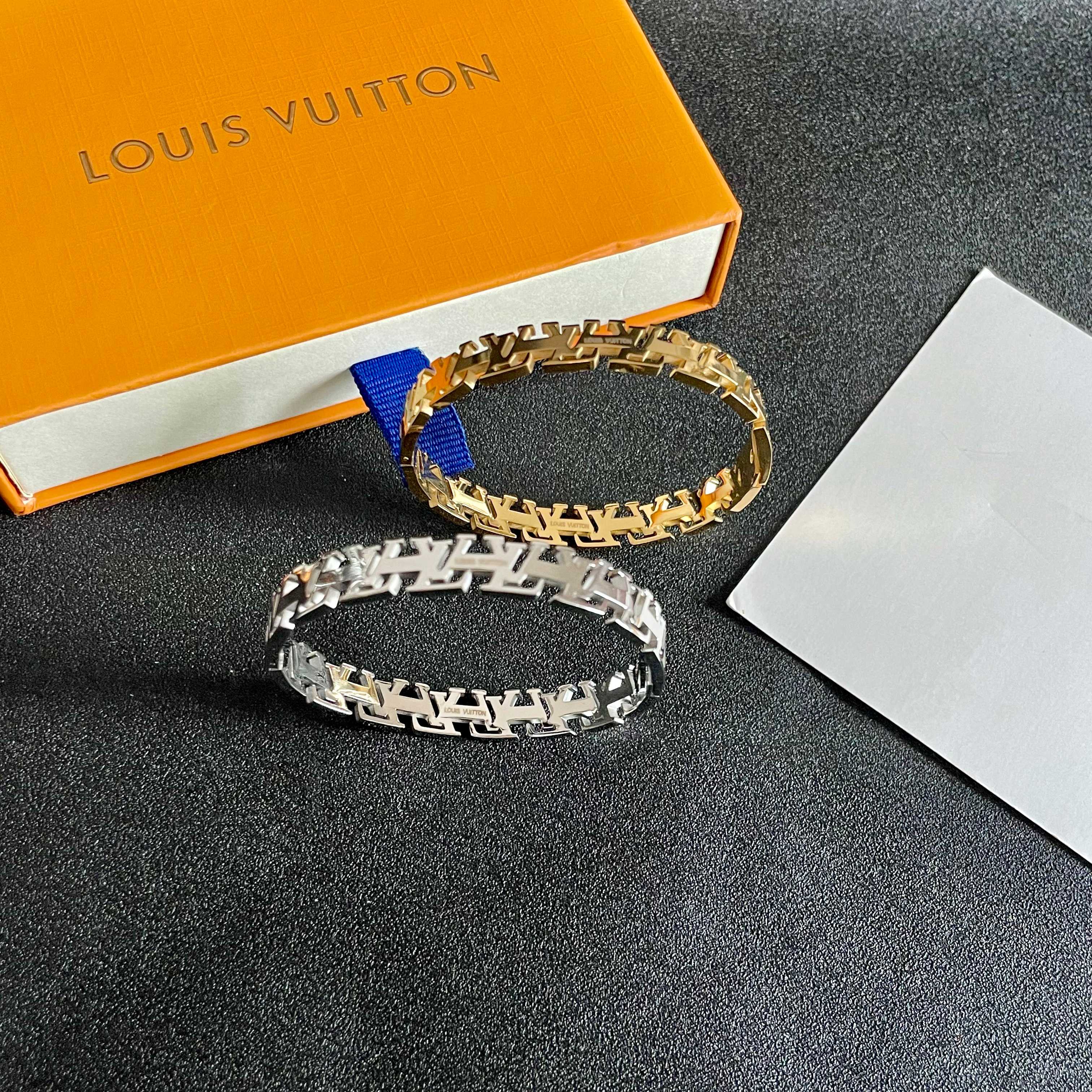 💥新品😍 原单货 LV字母印花雕刻带logo镂空手镯🔹🔹Louis Vuitton 路易威登 🔹专柜一致