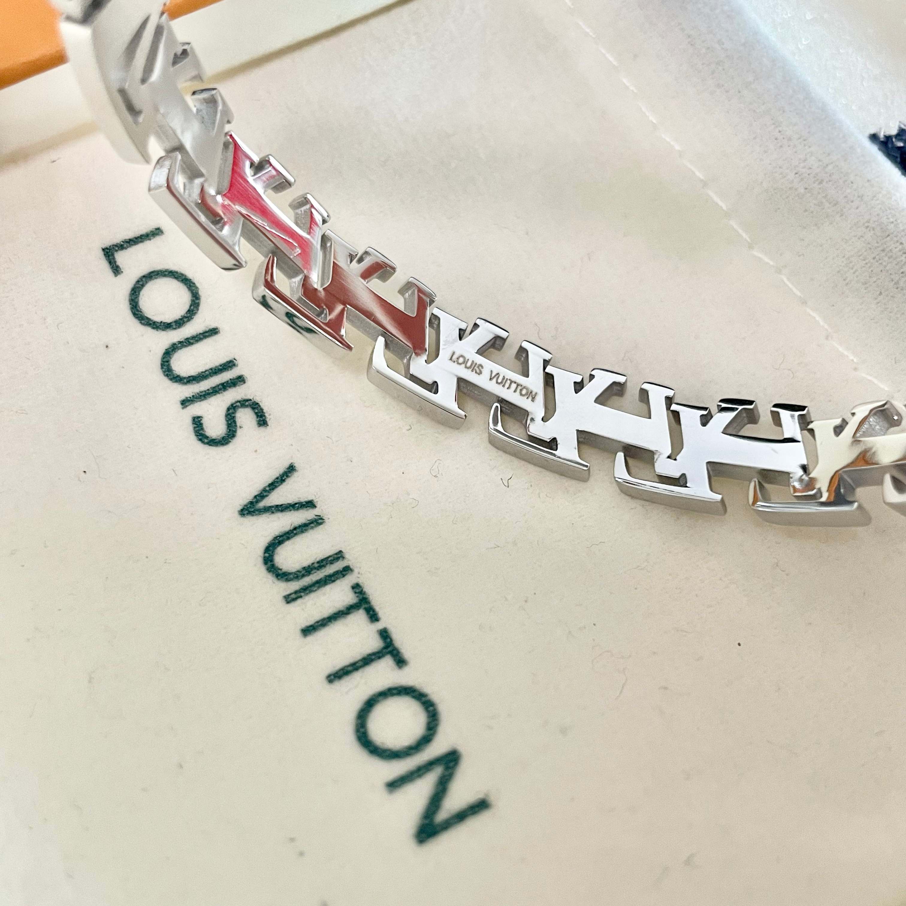 💥新品😍 原单货 LV字母印花雕刻带logo镂空手镯🔹🔹Louis Vuitton 路易威登 🔹专柜一致