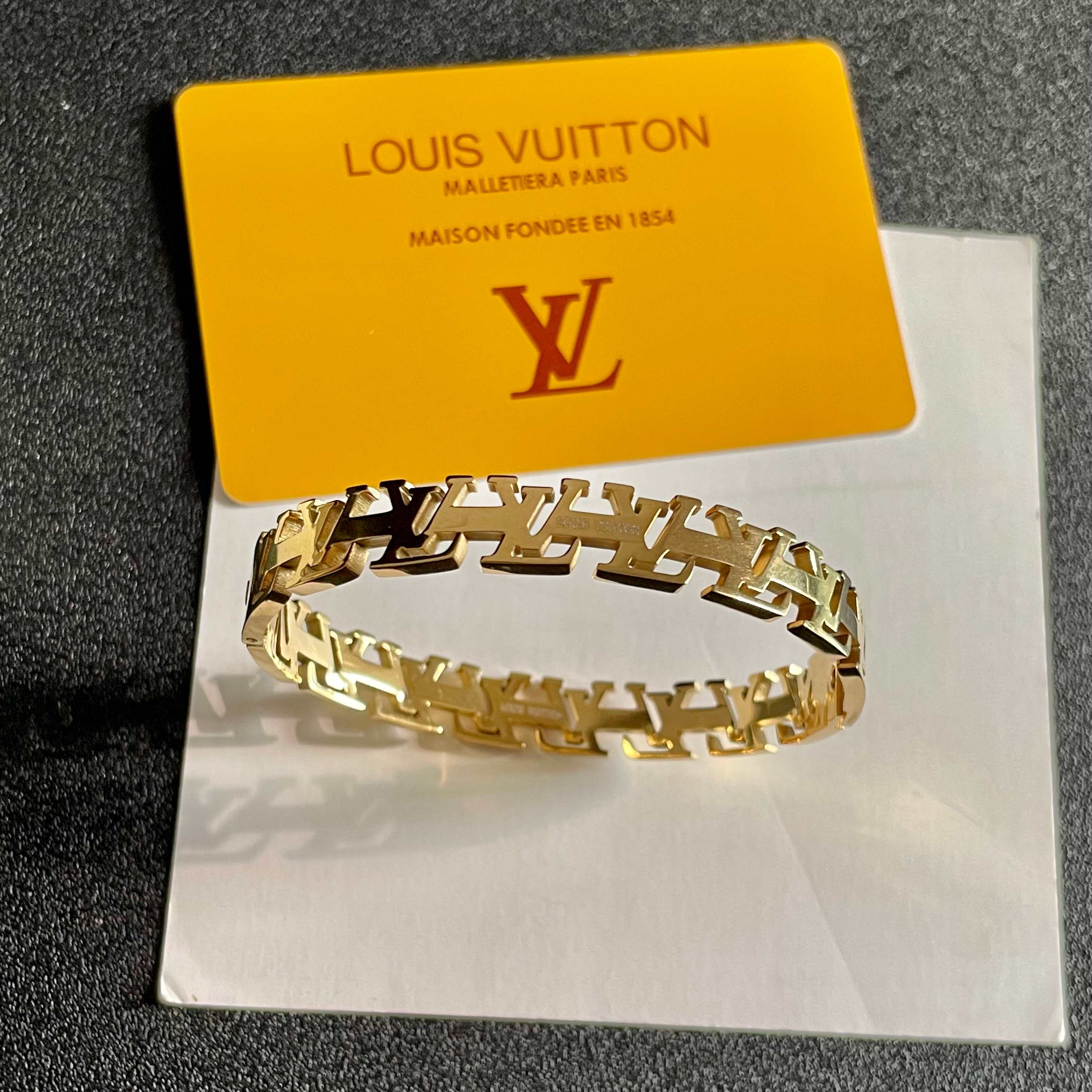 💥新品😍 原单货 LV字母印花雕刻带logo镂空手镯🔹🔹Louis Vuitton 路易威登 🔹专柜一致