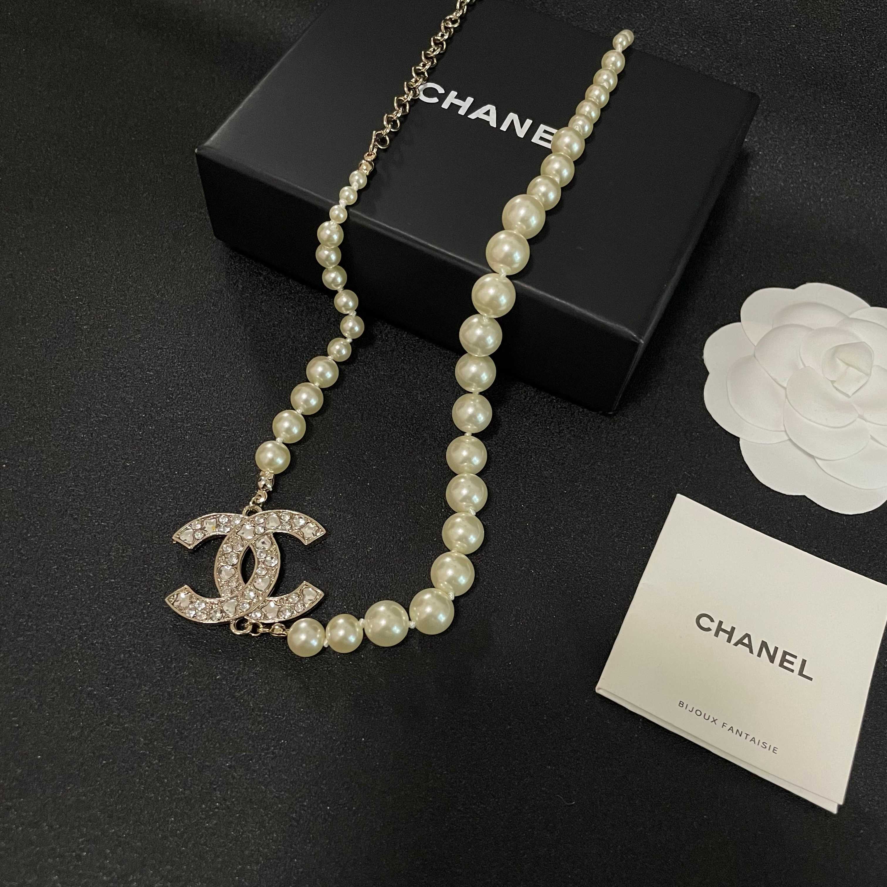  Chanel香奈儿 中古 项链👀小香家的款式真心无需多介绍😘🎶每一款都超好看，精致大方，非常显气质。