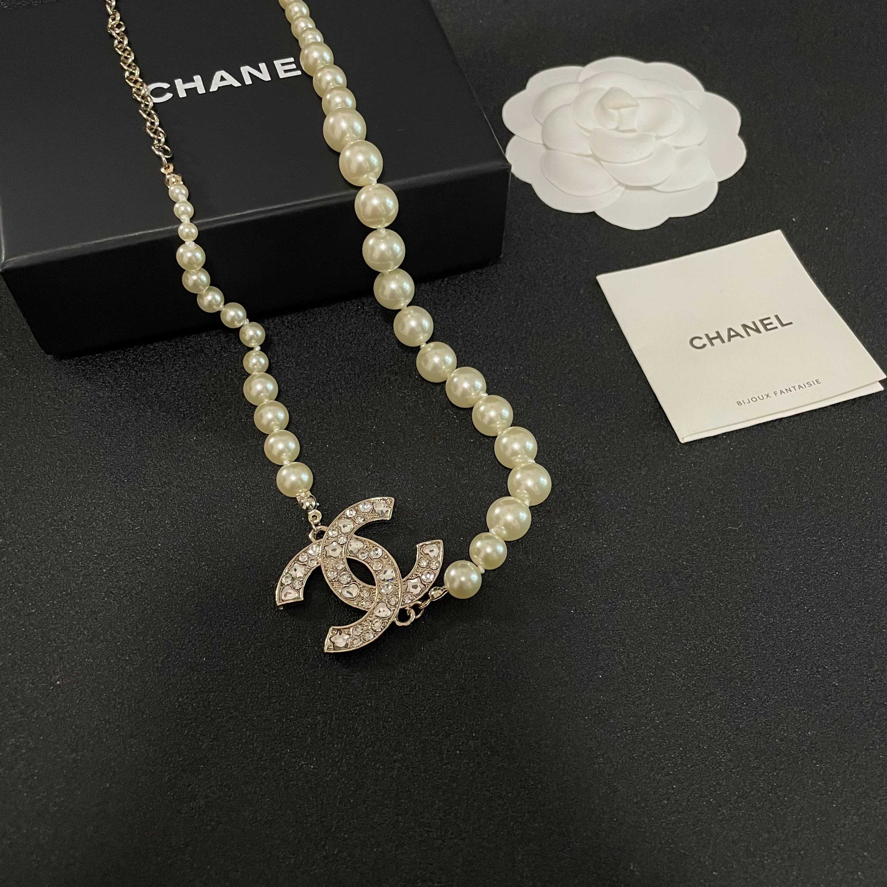  Chanel香奈儿 中古 项链👀小香家的款式真心无需多介绍😘🎶每一款都超好看，精致大方，非常显气质。