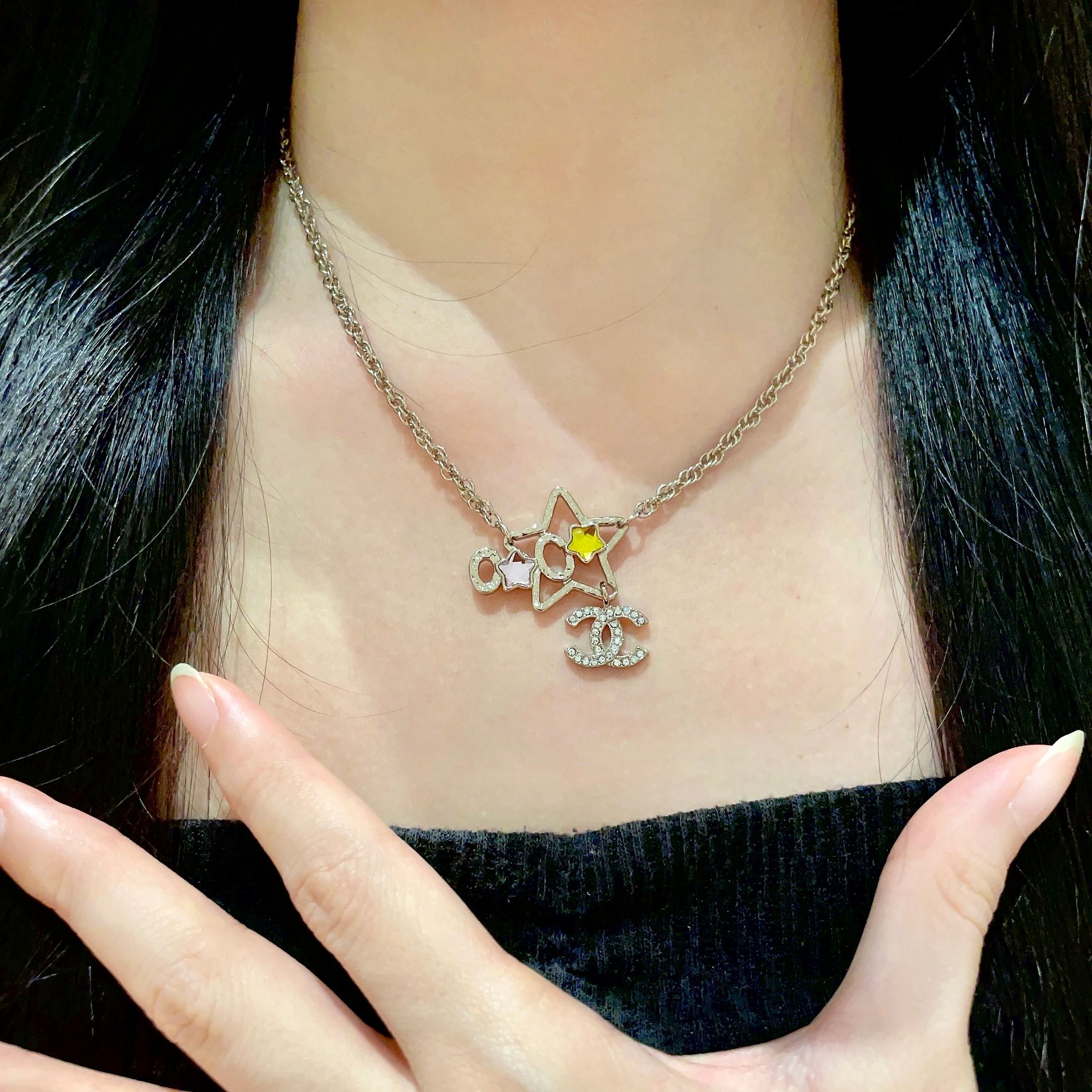  Chanel香奈儿 中古 项链👀小香家的款式真心无需多介绍😘🎶每一款都超好看，精致大方，非常显气质。
