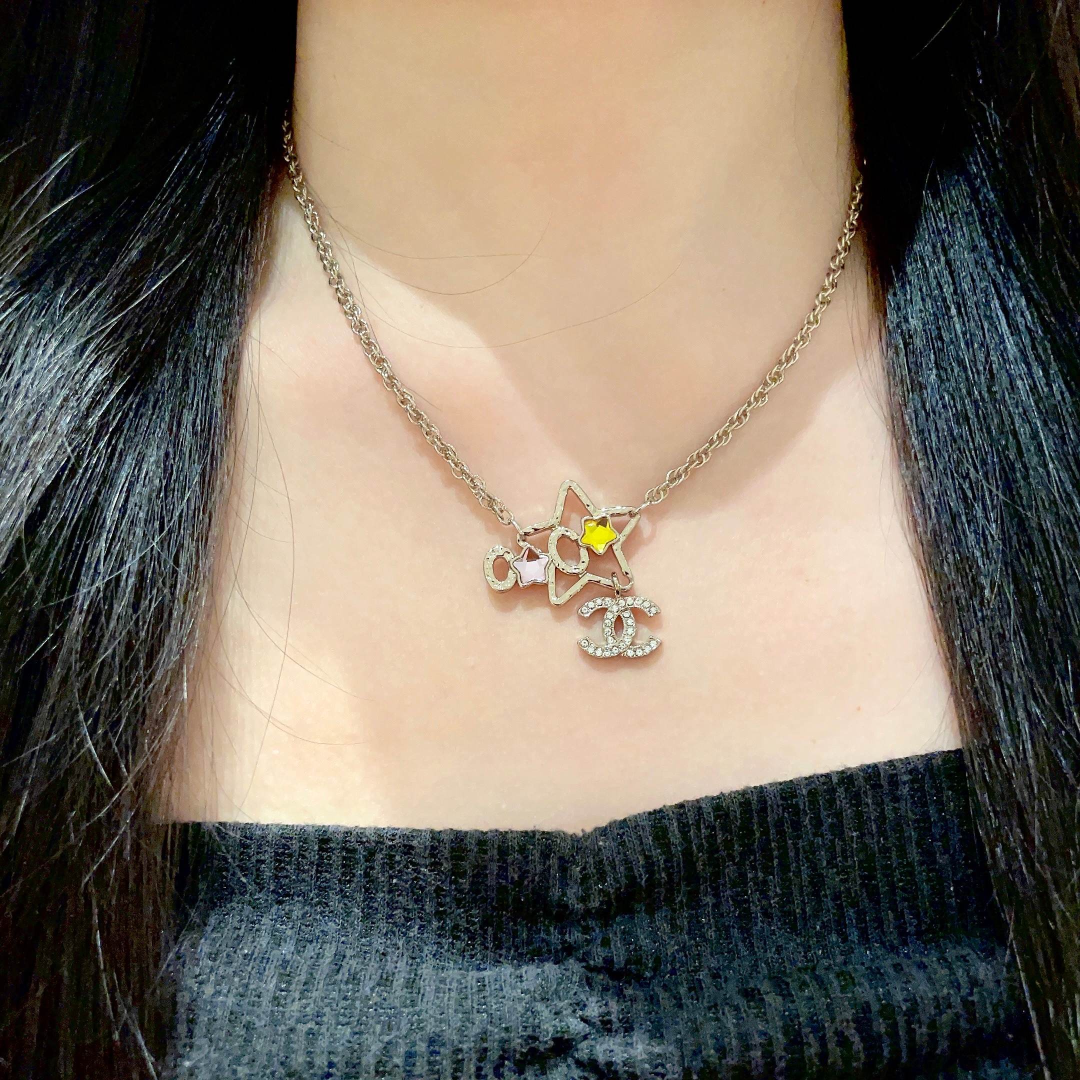  Chanel香奈儿 中古 项链👀小香家的款式真心无需多介绍😘🎶每一款都超好看，精致大方，非常显气质。