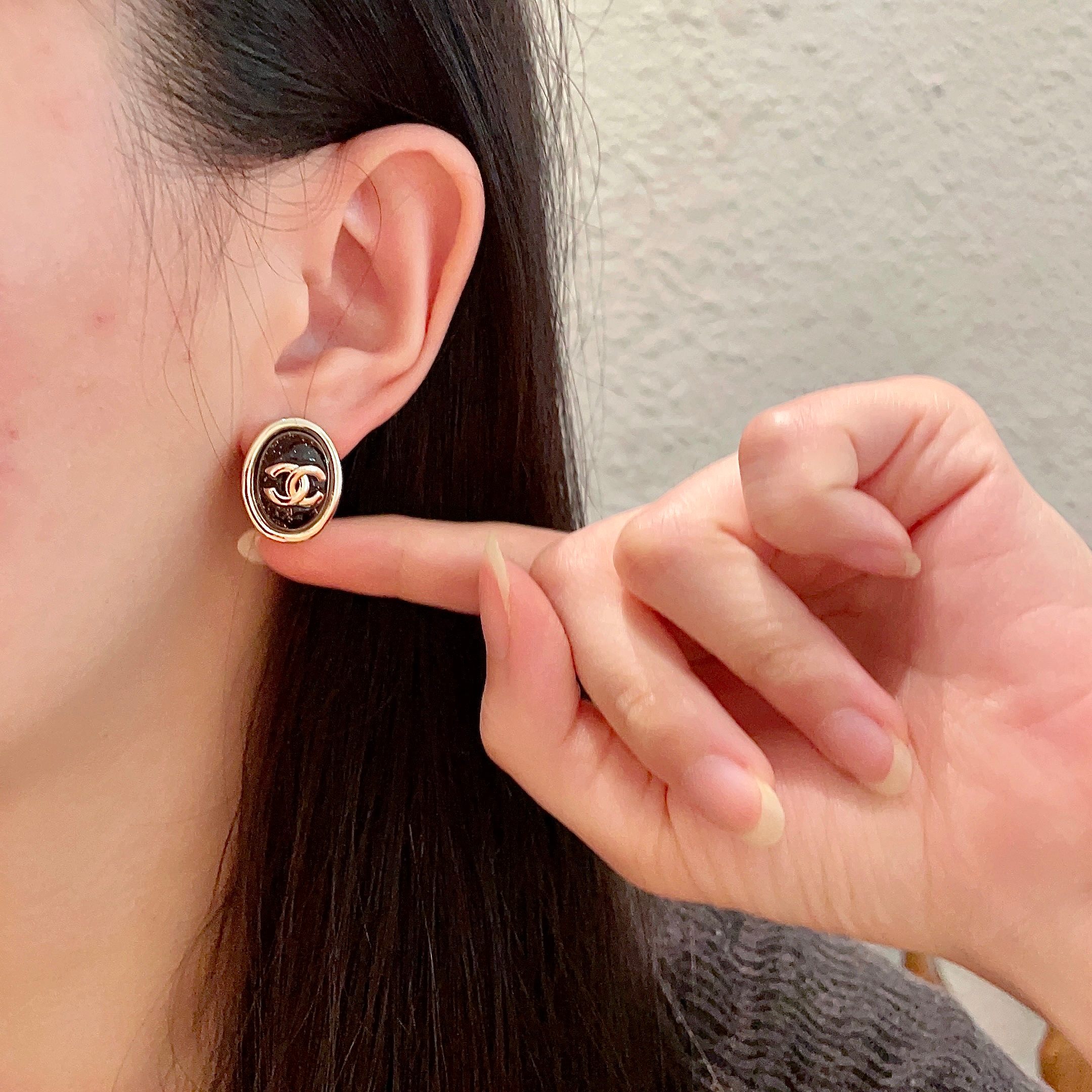  Chanel香奈儿 中古 双C耳钉👀原版复刻logo 小香家的款式真心无需多介绍😘🎶每一款都超好看，精