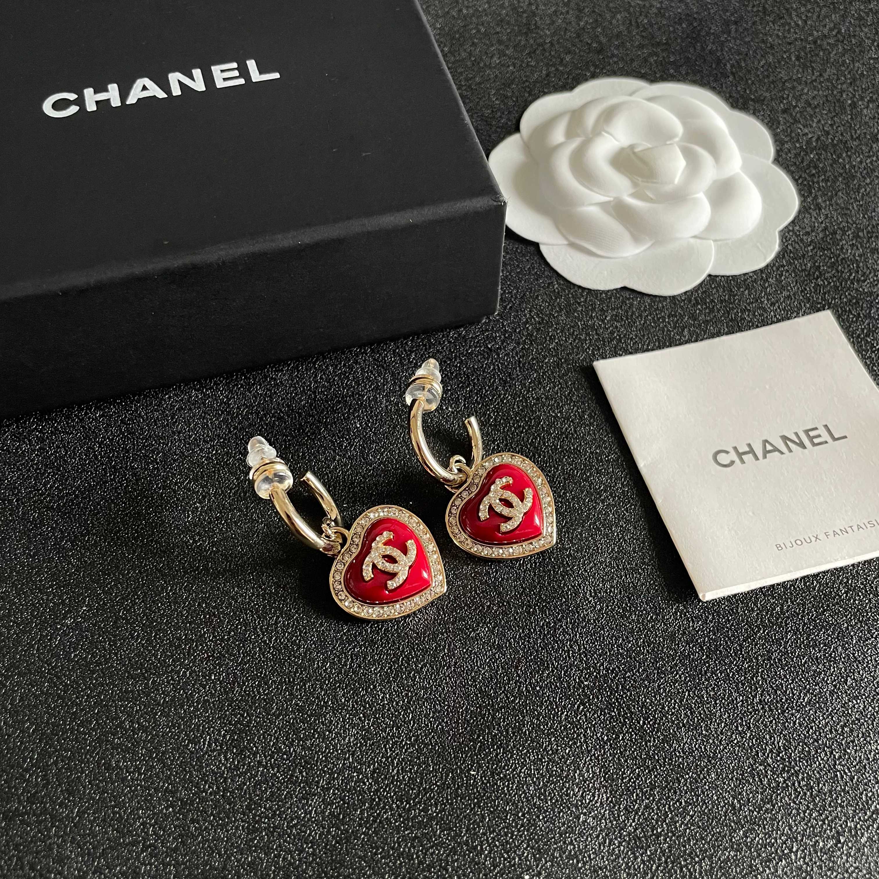  Chanel香奈儿 中古 双C耳钉👀原版复刻logo 小香家的款式真心无需多介绍😘🎶每一款都超好看，精