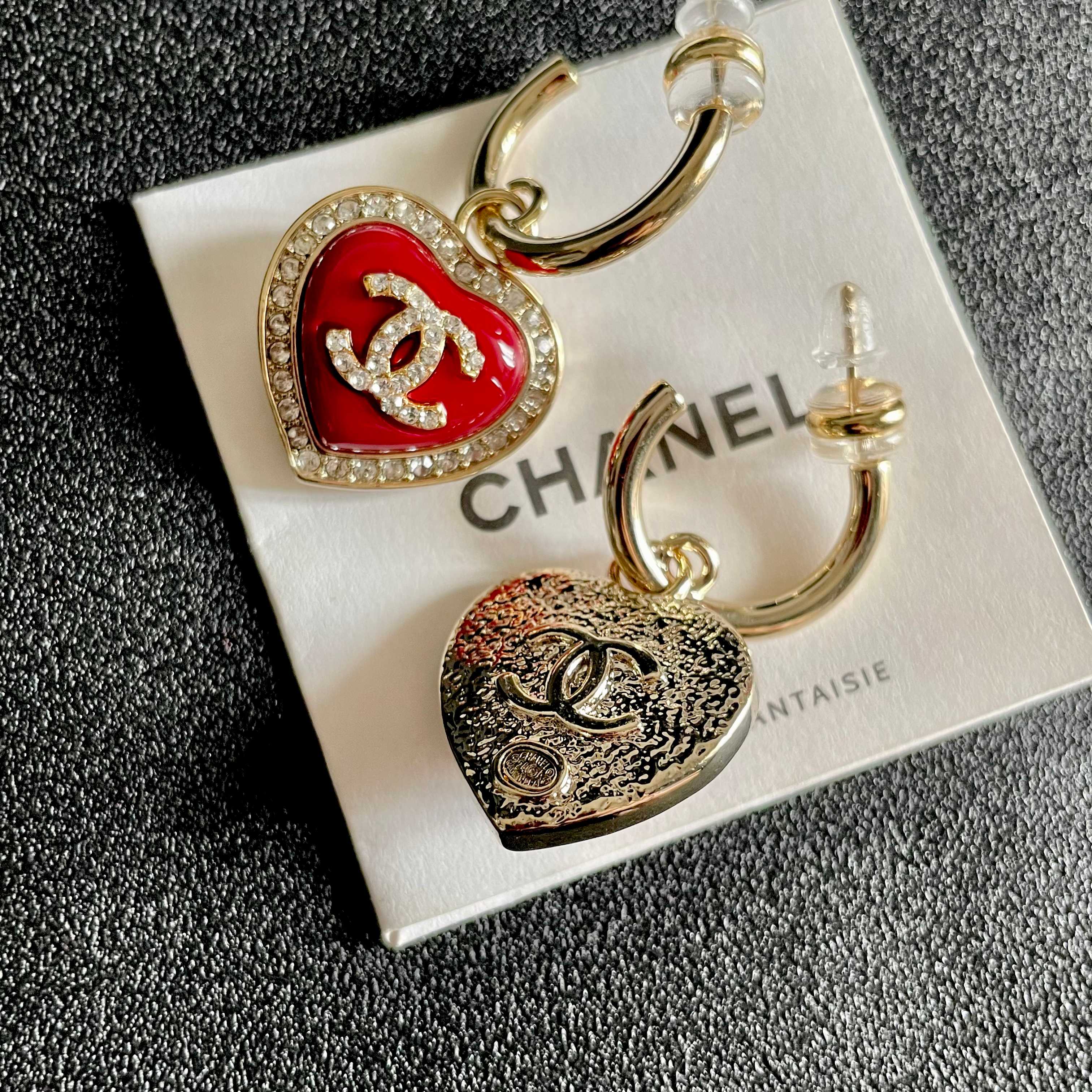  Chanel香奈儿 中古 双C耳钉👀原版复刻logo 小香家的款式真心无需多介绍😘🎶每一款都超好看，精