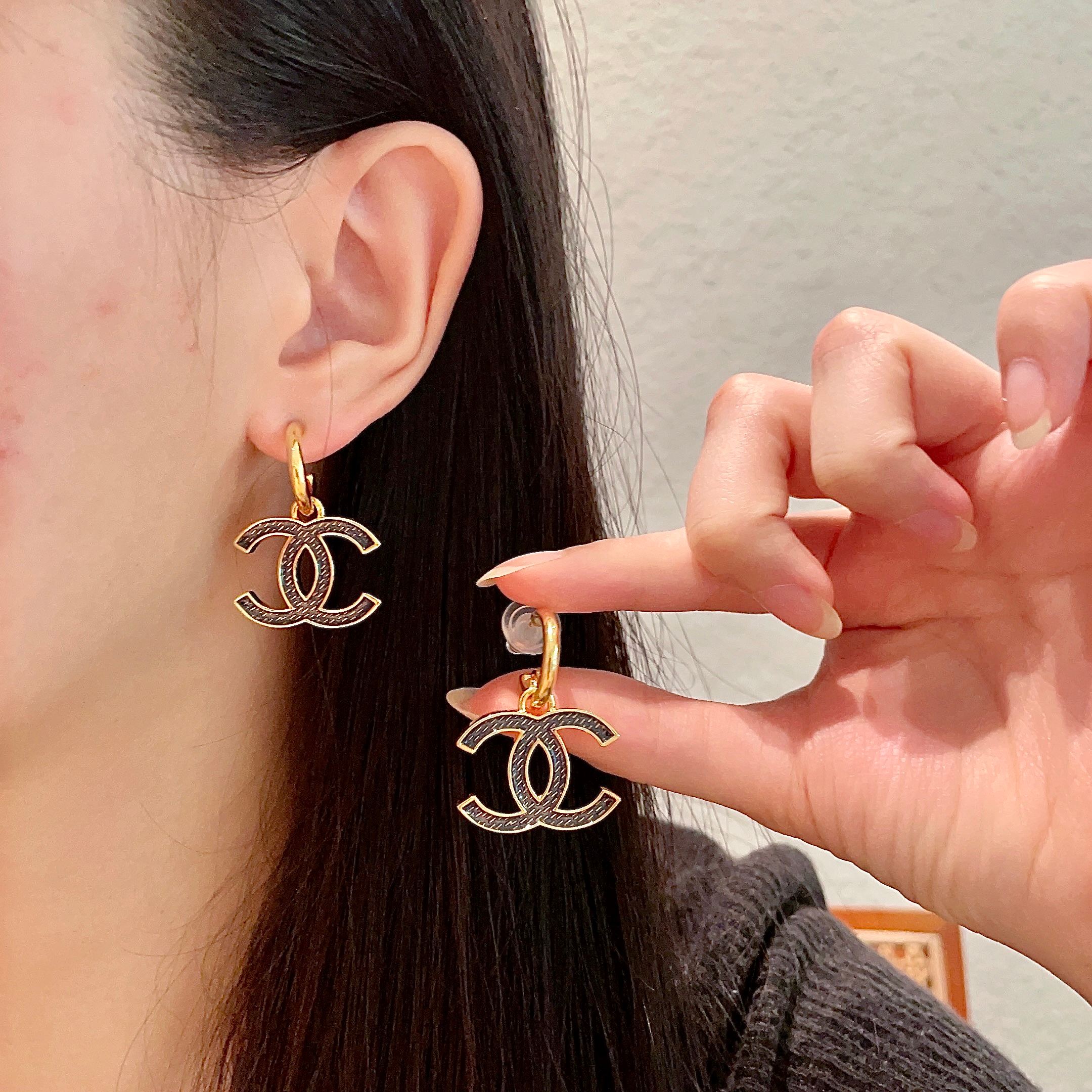  Chanel香奈儿 中古 双C耳钉👀原版复刻logo 小香家的款式真心无需多介绍😘🎶每一款都超好看，精