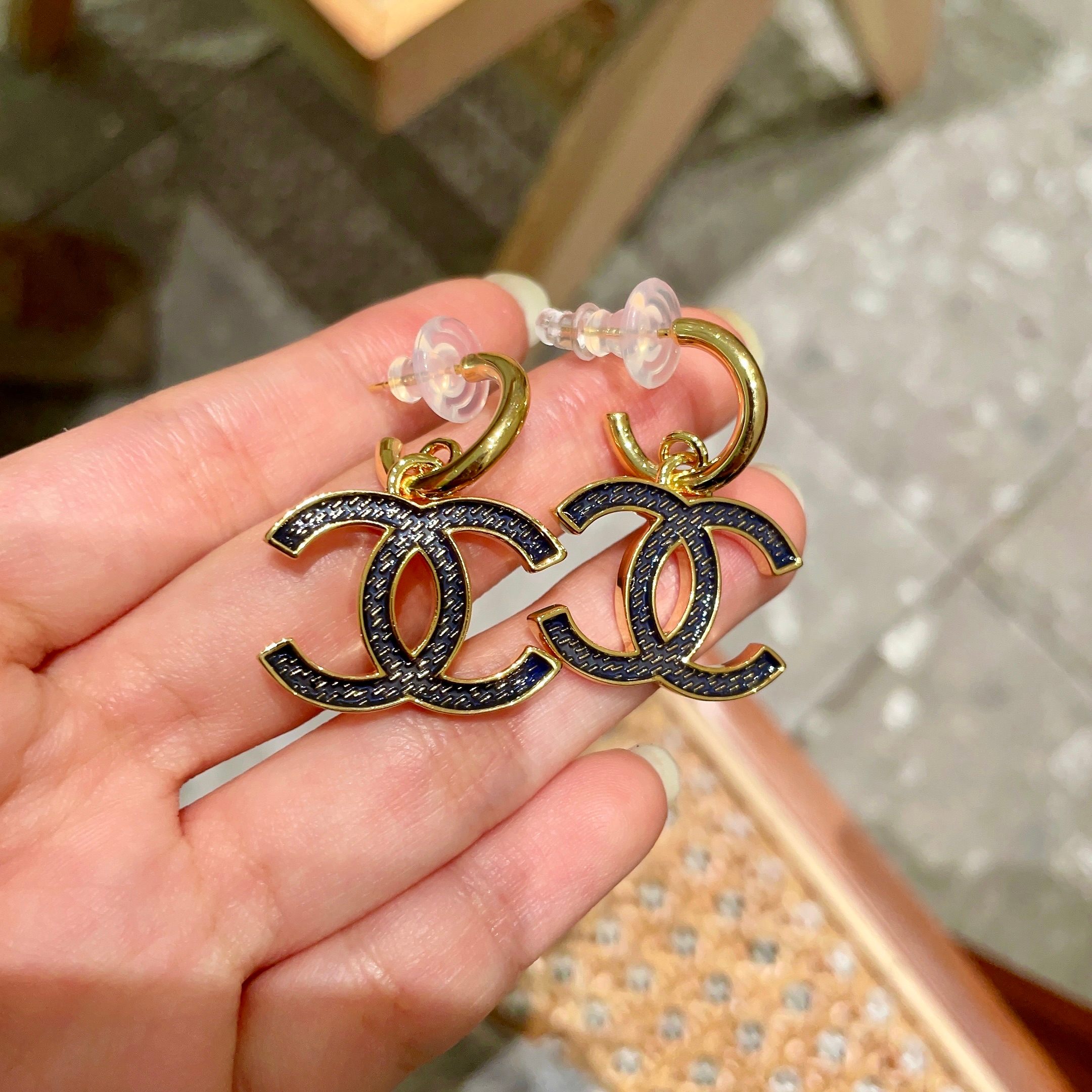  Chanel香奈儿 中古 双C耳钉👀原版复刻logo 小香家的款式真心无需多介绍😘🎶每一款都超好看，精