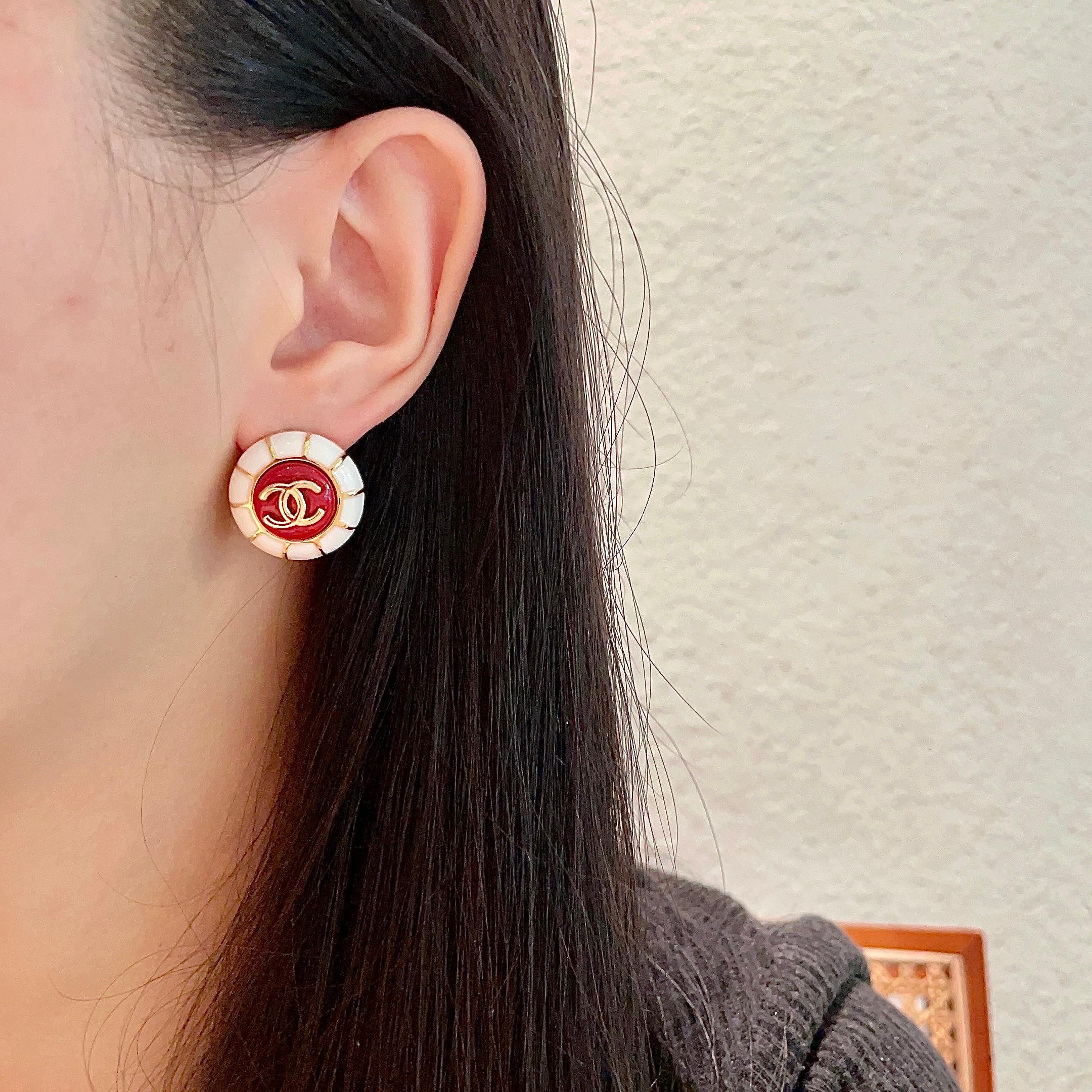  Chanel香奈儿 中古 双C耳钉👀原版复刻logo 小香家的款式真心无需多介绍😘🎶每一款都超好看，精