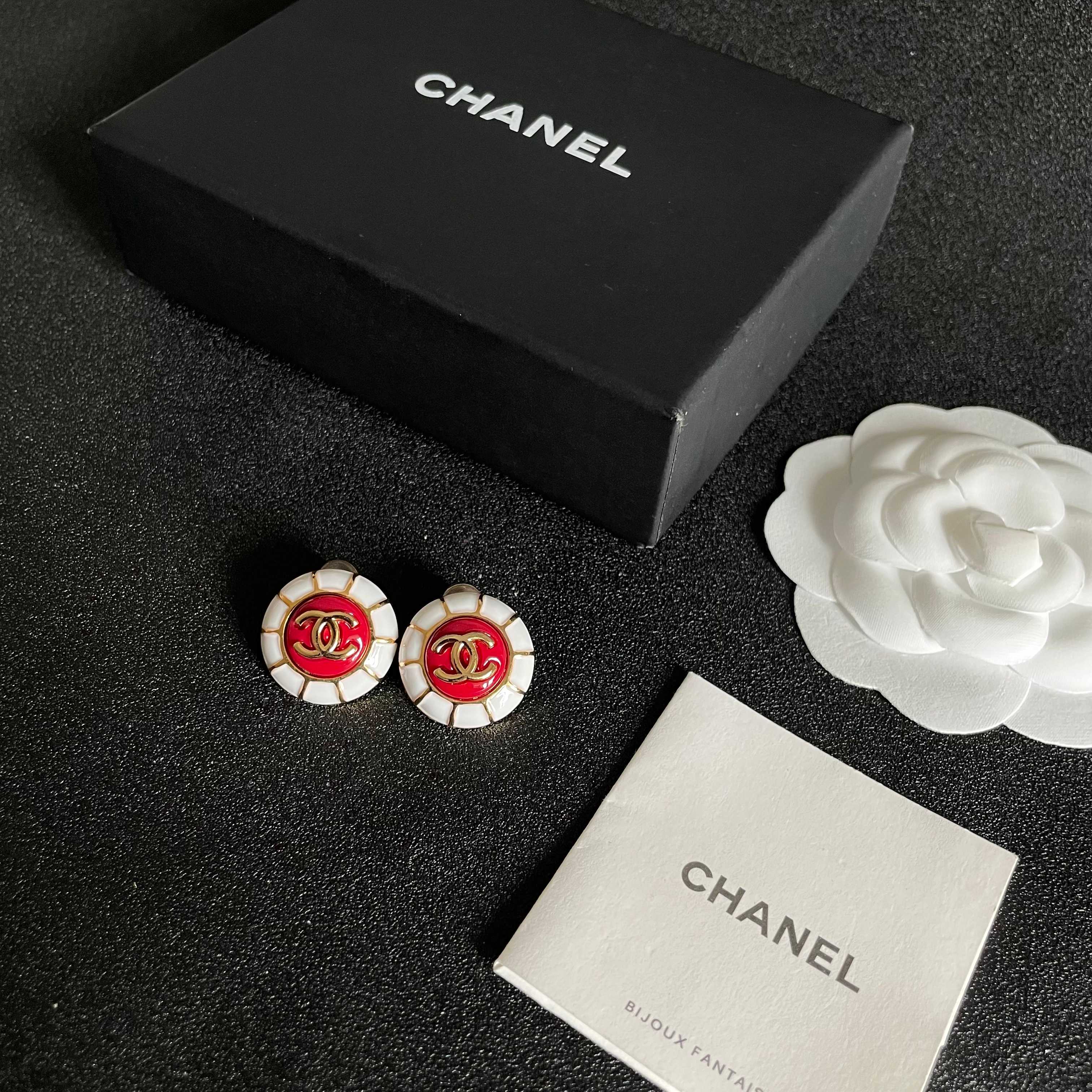  Chanel香奈儿 中古 双C耳钉👀原版复刻logo 小香家的款式真心无需多介绍😘🎶每一款都超好看，精