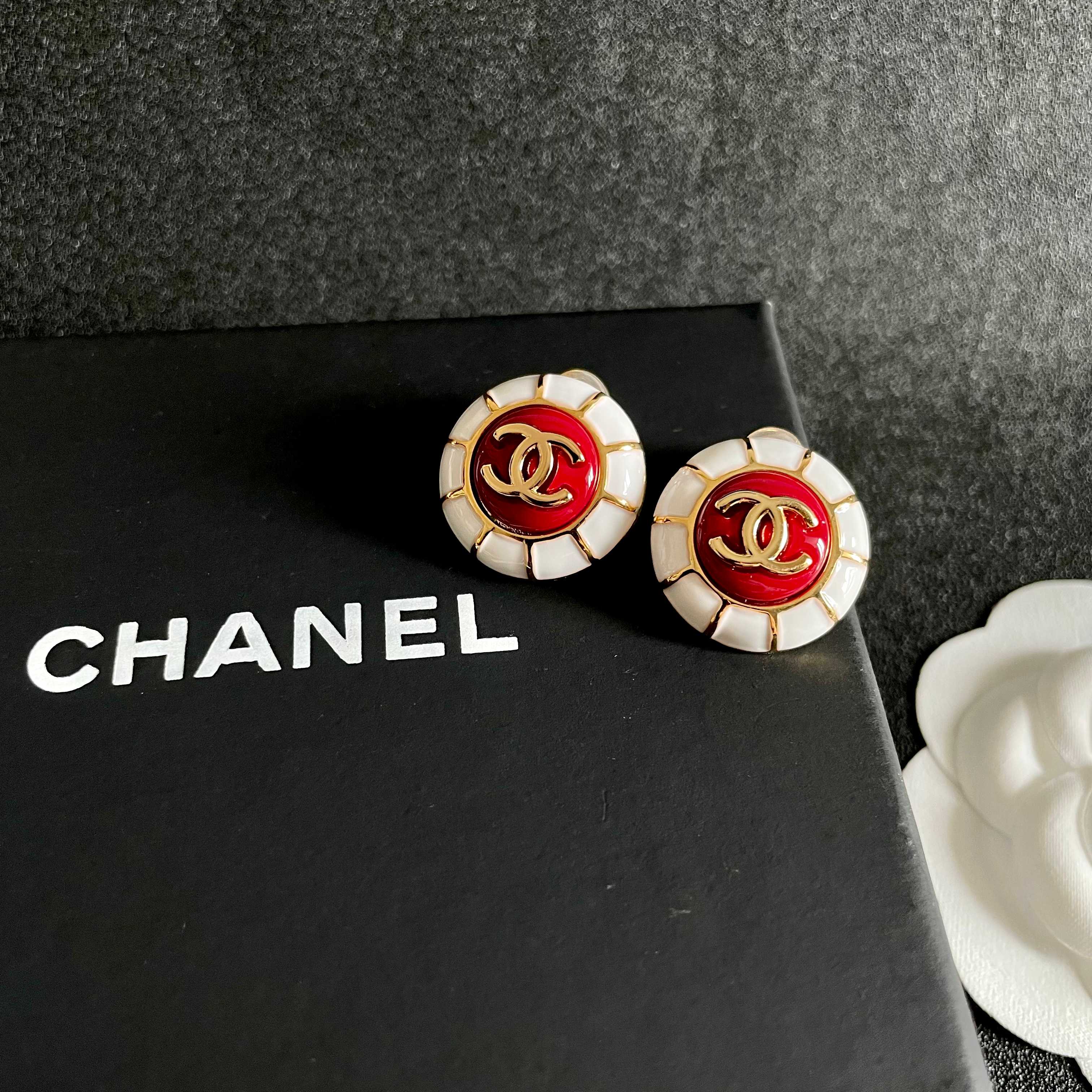  Chanel香奈儿 中古 双C耳钉👀原版复刻logo 小香家的款式真心无需多介绍😘🎶每一款都超好看，精