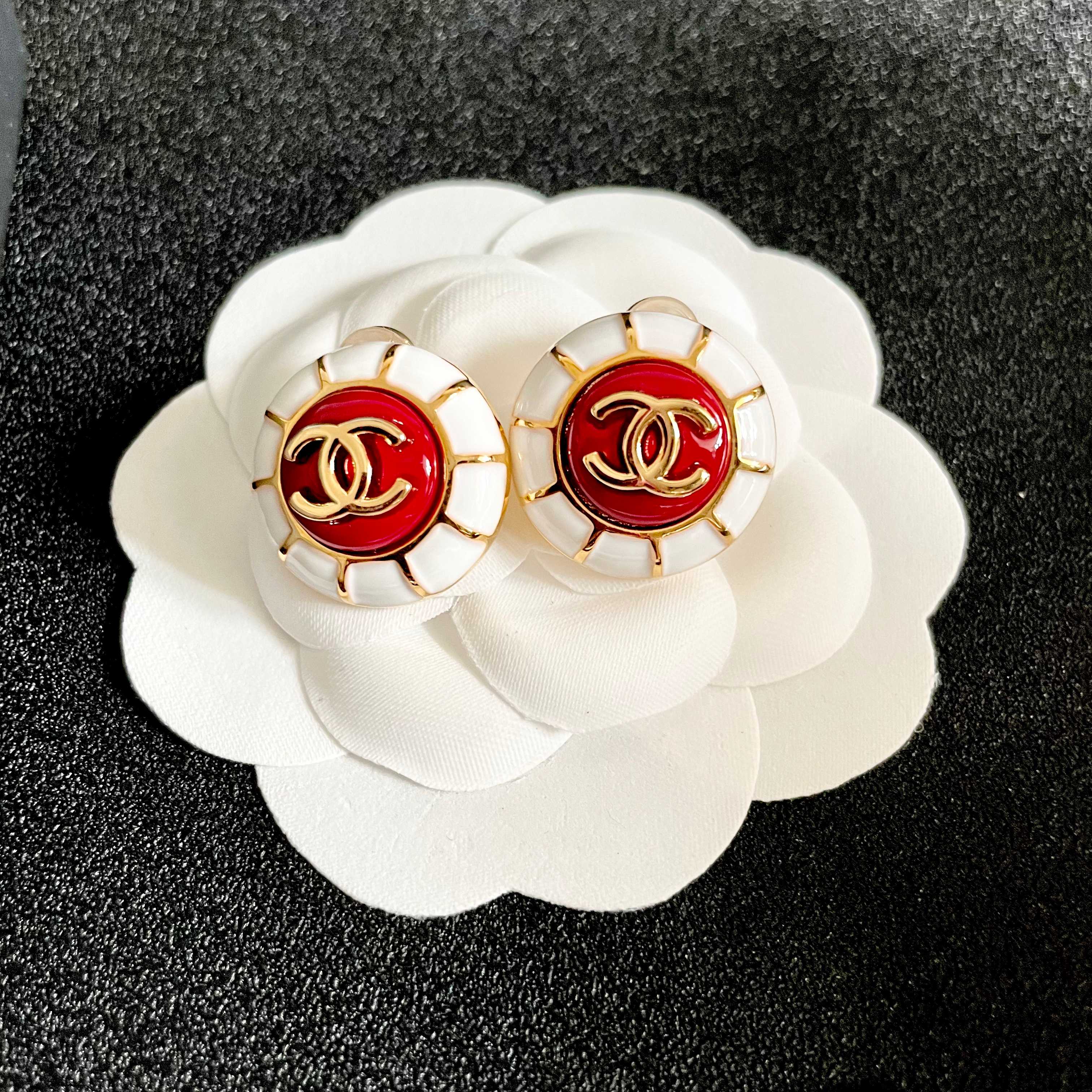  Chanel香奈儿 中古 双C耳钉👀原版复刻logo 小香家的款式真心无需多介绍😘🎶每一款都超好看，精