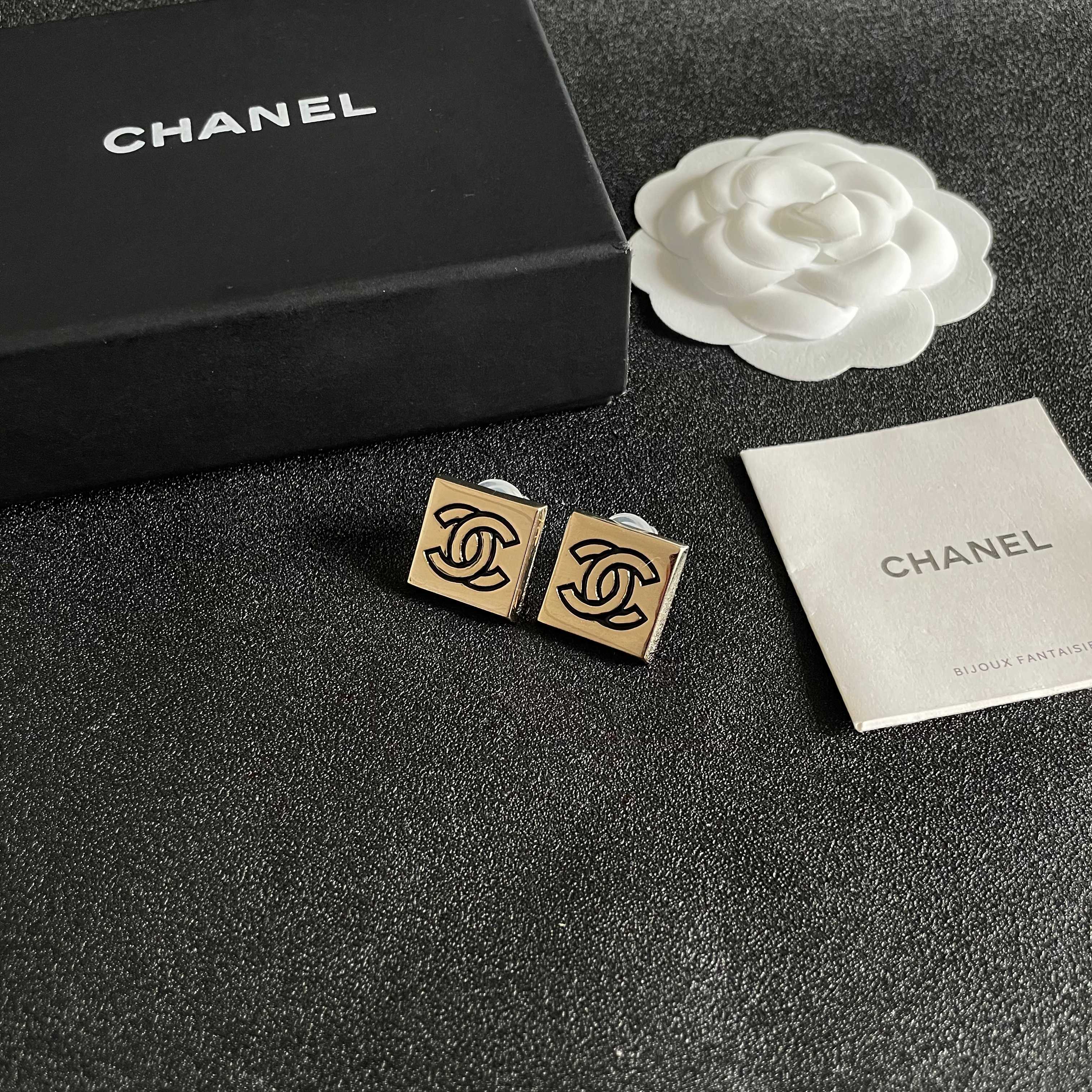  Chanel香奈儿 中古 双C耳钉👀原版复刻logo 小香家的款式真心无需多介绍😘🎶每一款都超好看，精