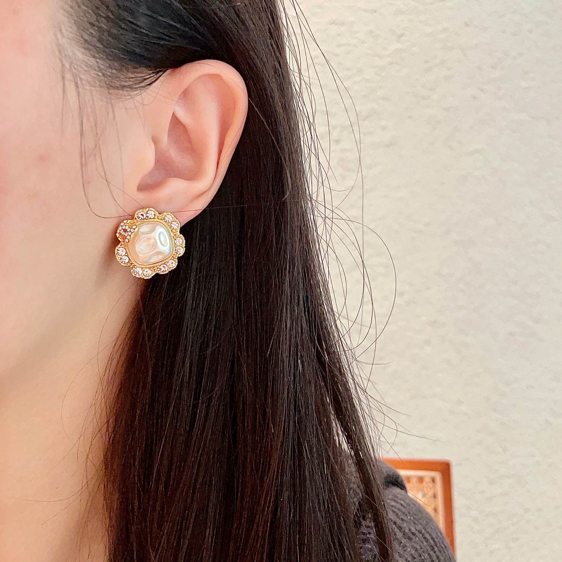  Chanel香奈儿 中古 双C耳钉👀原版复刻logo 小香家的款式真心无需多介绍😘🎶每一款都超好看，精