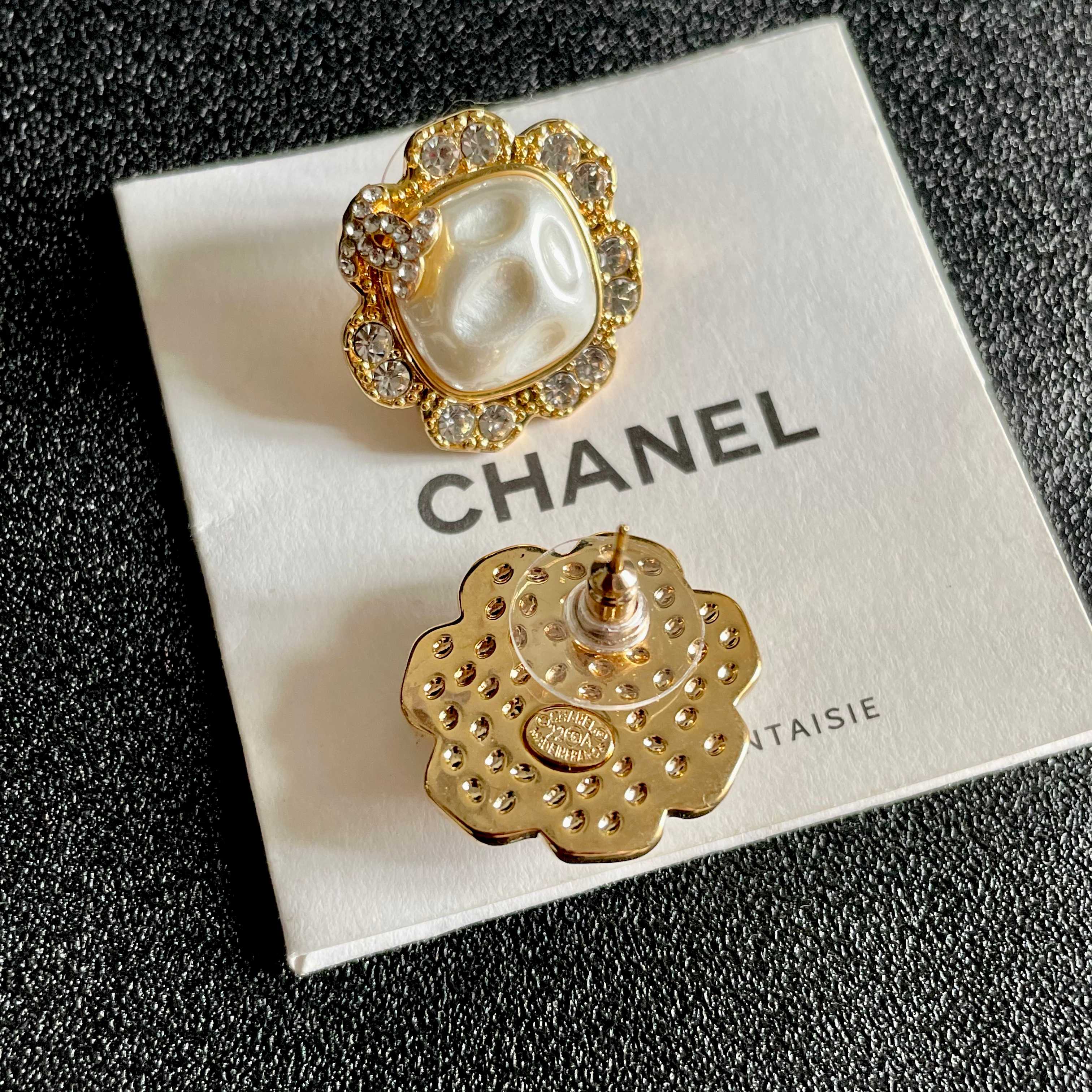  Chanel香奈儿 中古 双C耳钉👀原版复刻logo 小香家的款式真心无需多介绍😘🎶每一款都超好看，精