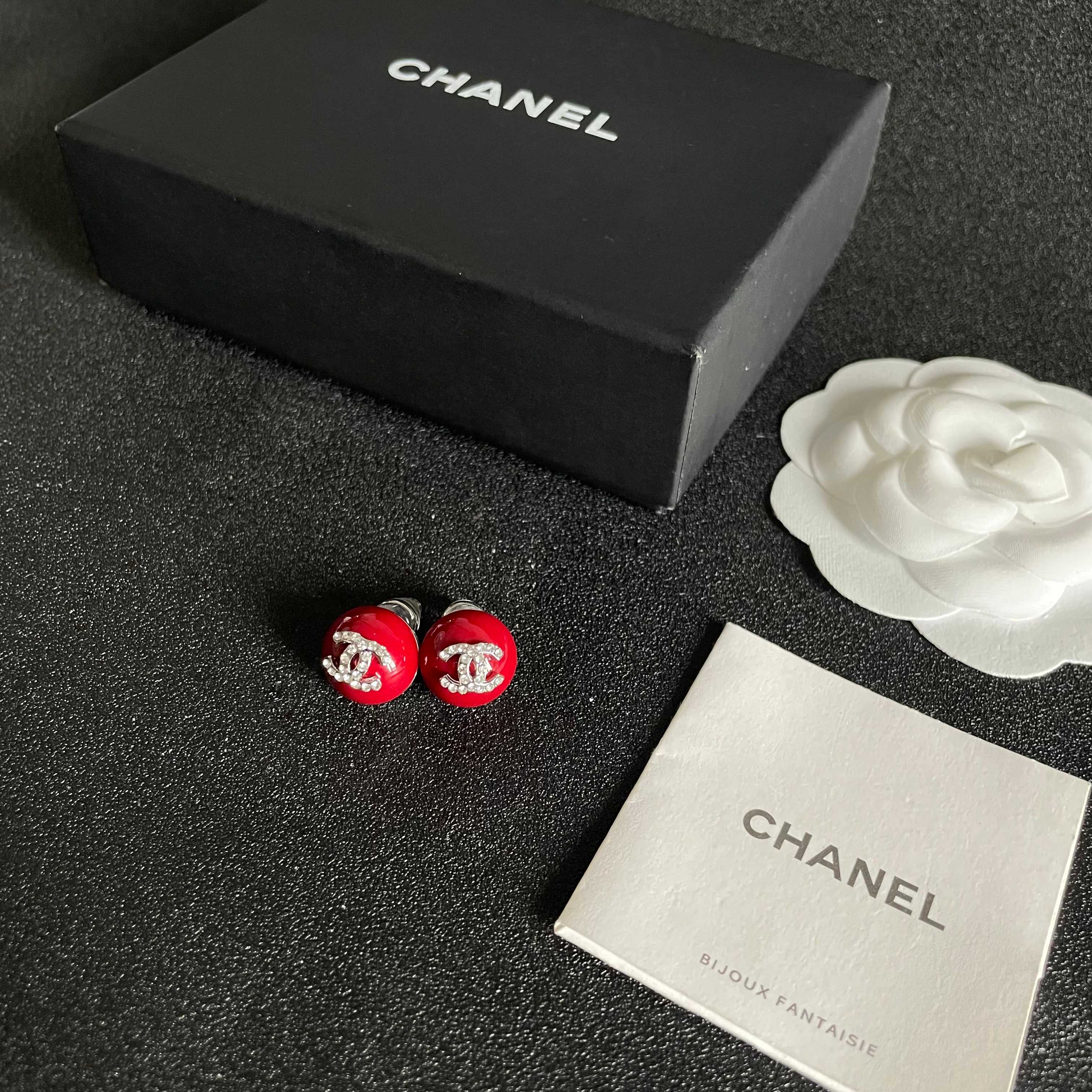  Chanel香奈儿 中古 双C耳钉👀原版复刻logo 小香家的款式真心无需多介绍😘🎶每一款都超好看，精