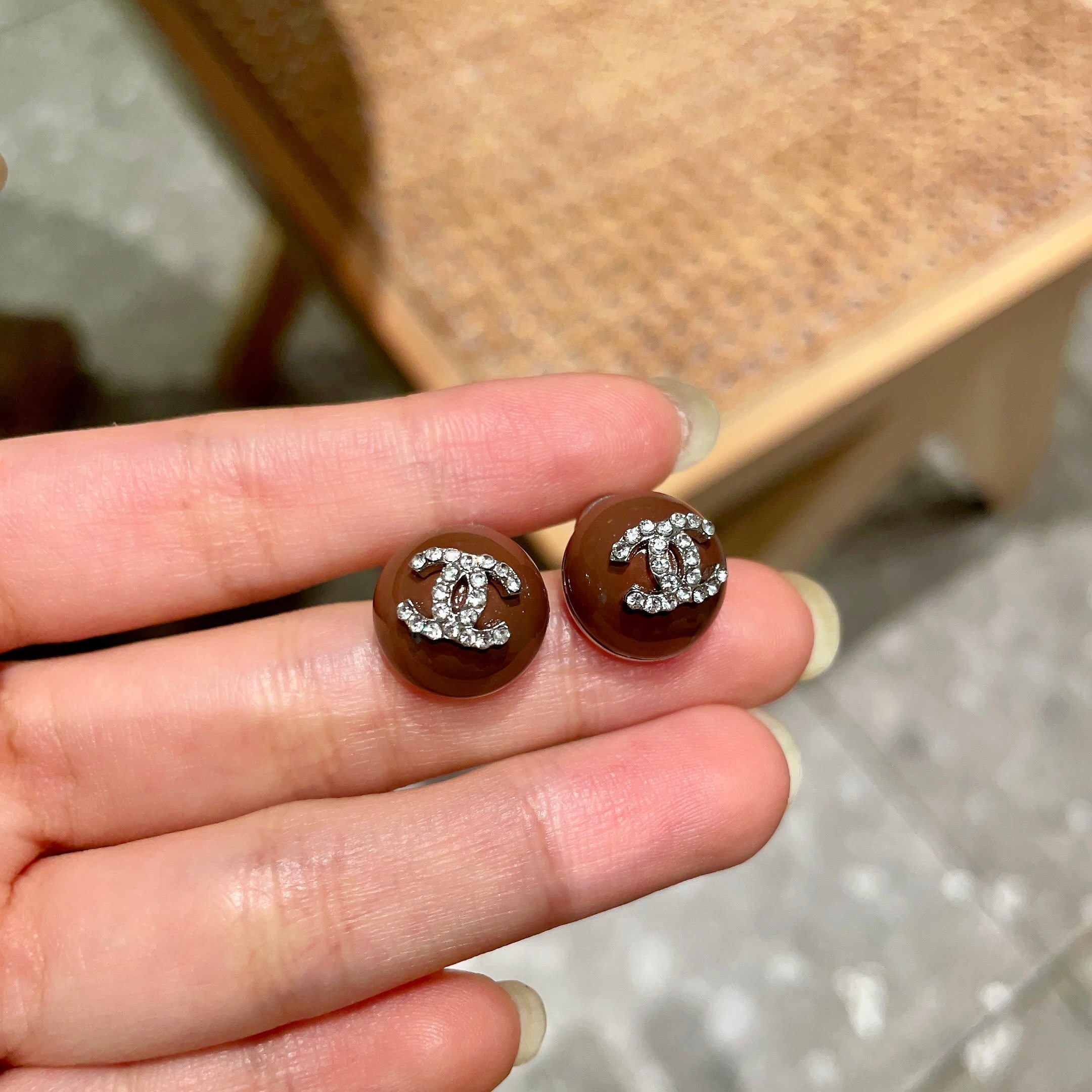  Chanel香奈儿 中古 双C耳钉👀原版复刻logo 小香家的款式真心无需多介绍😘🎶每一款都超好看，精