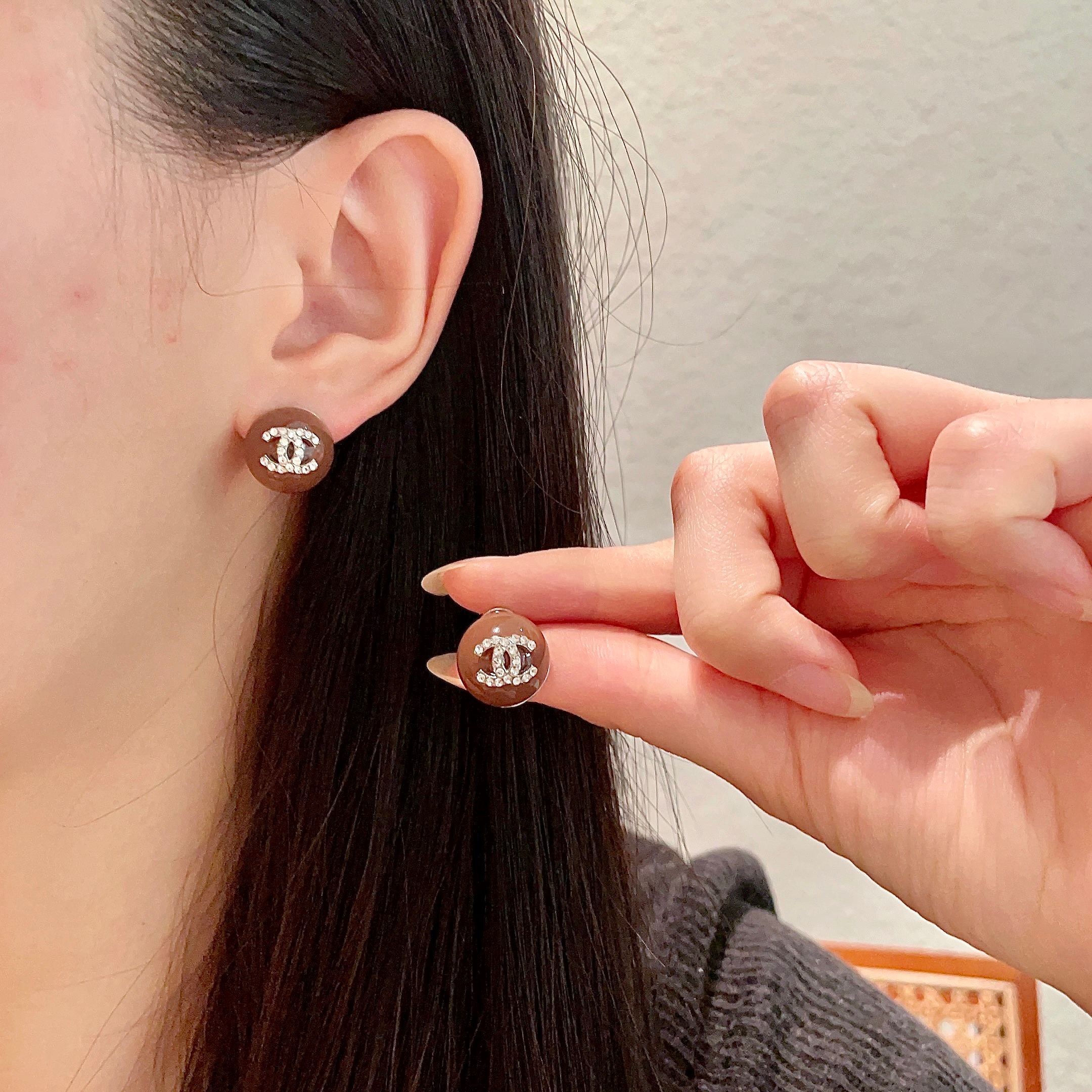  Chanel香奈儿 中古 双C耳钉👀原版复刻logo 小香家的款式真心无需多介绍😘🎶每一款都超好看，精