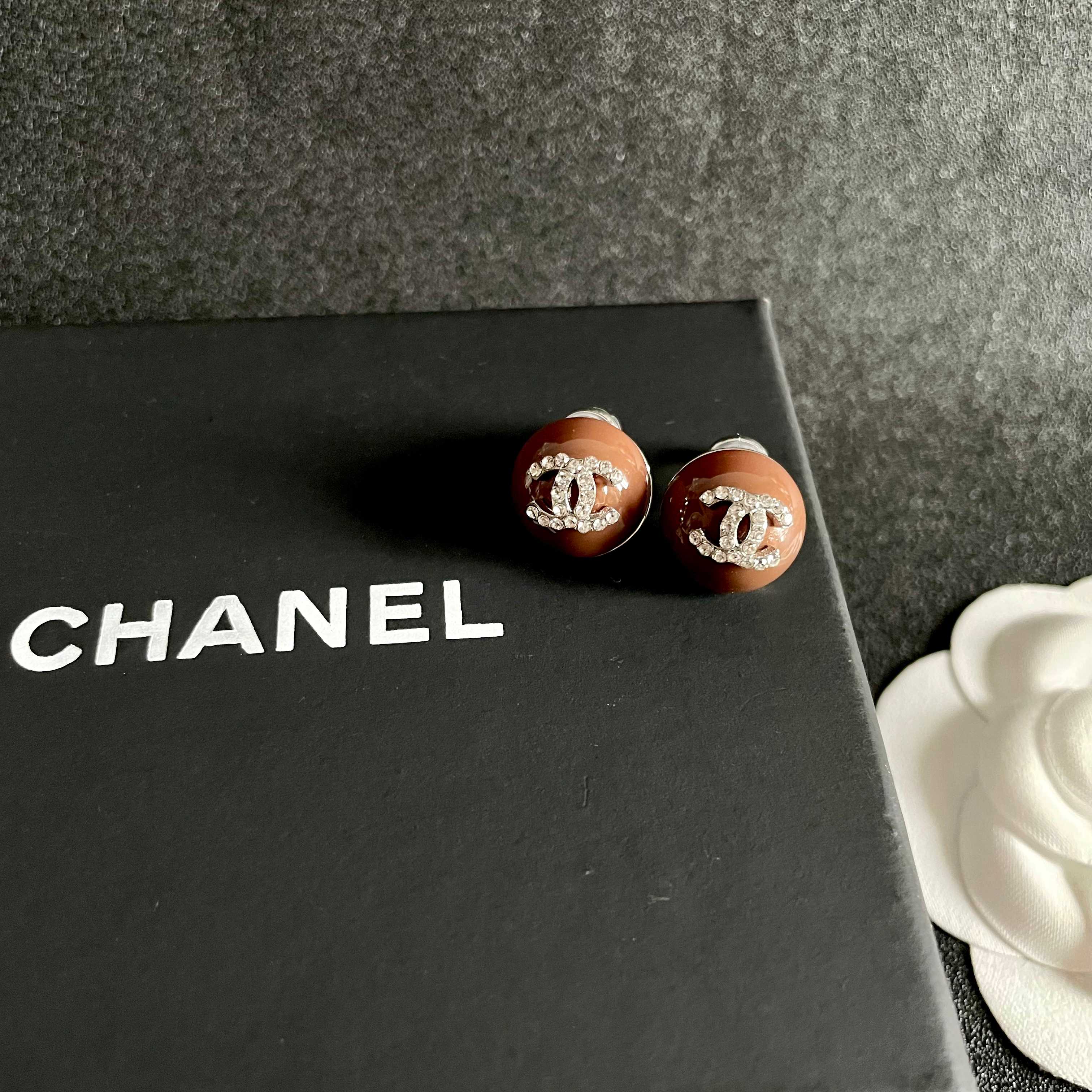  Chanel香奈儿 中古 双C耳钉👀原版复刻logo 小香家的款式真心无需多介绍😘🎶每一款都超好看，精