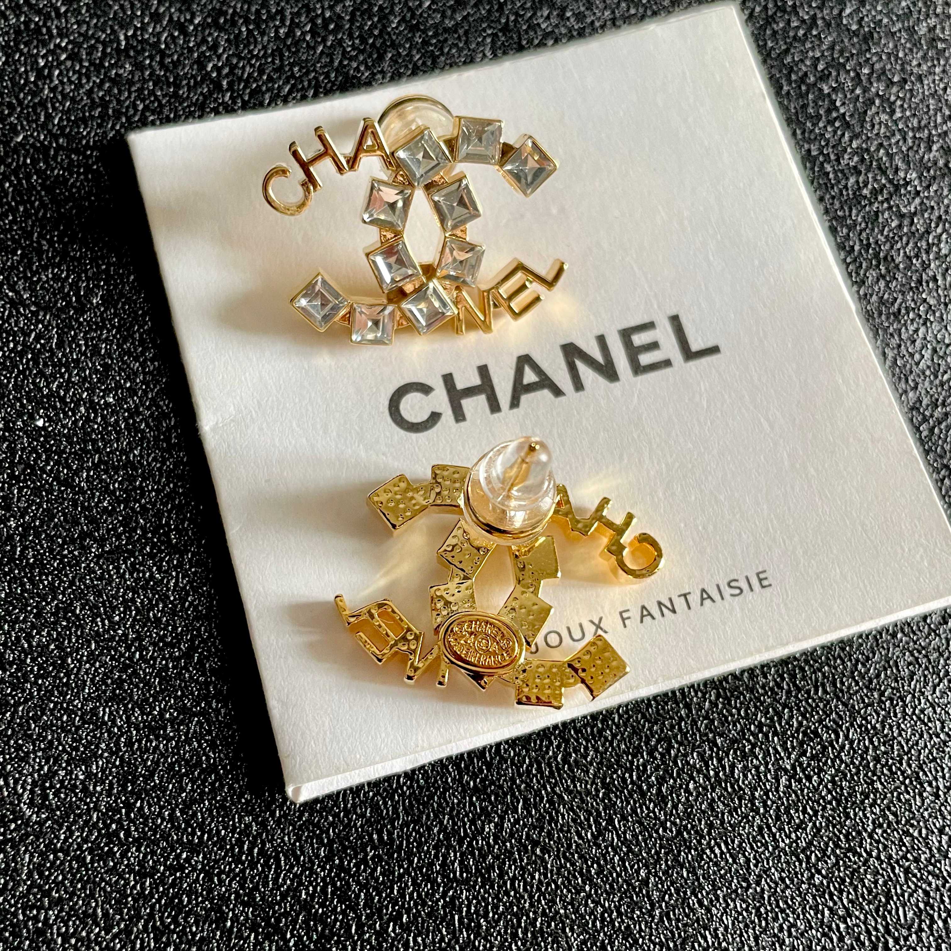  Chanel香奈儿 中古 双C耳钉👀原版复刻logo 小香家的款式真心无需多介绍😘🎶每一款都超好看，精