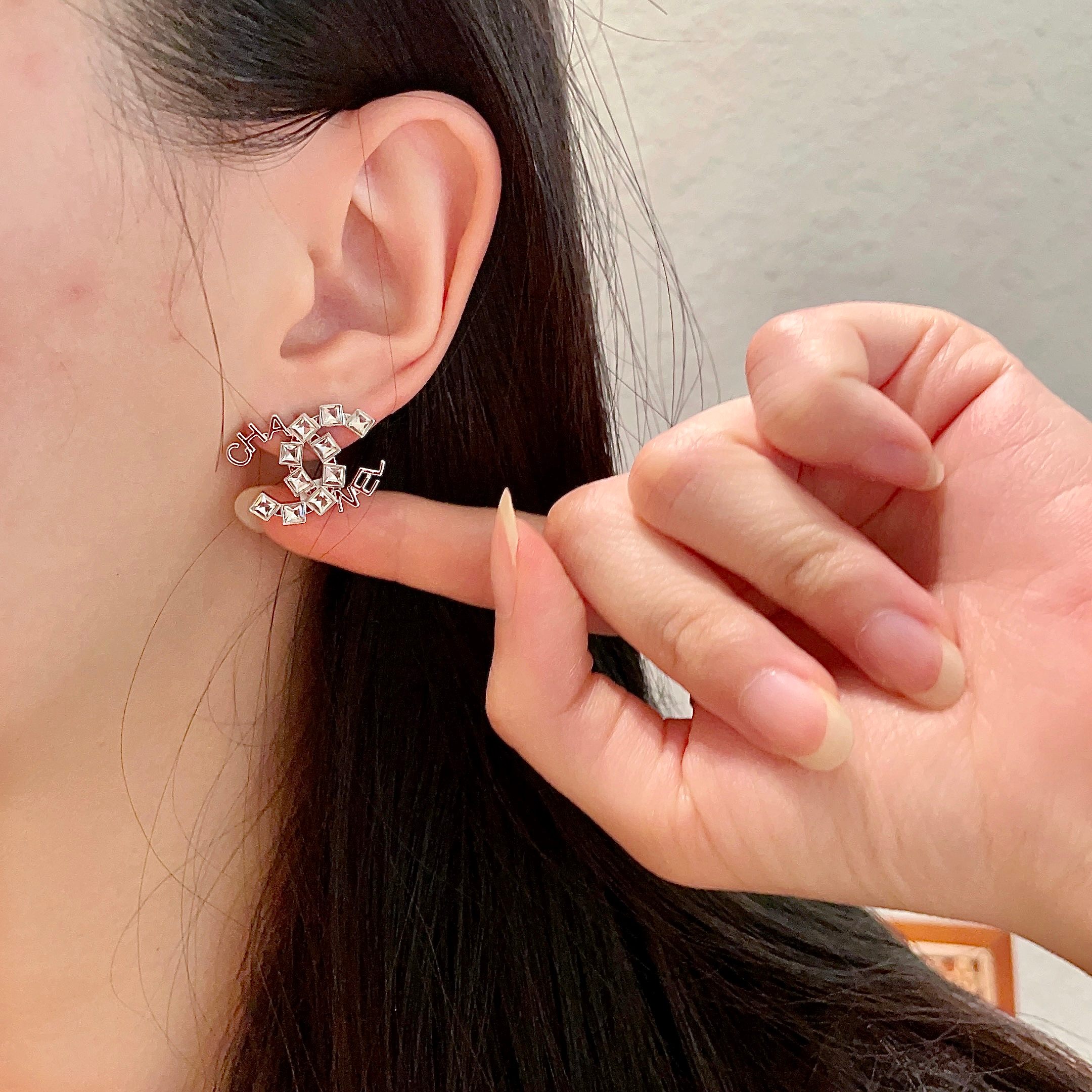  Chanel香奈儿 中古 双C耳钉👀原版复刻logo 小香家的款式真心无需多介绍😘🎶每一款都超好看，精