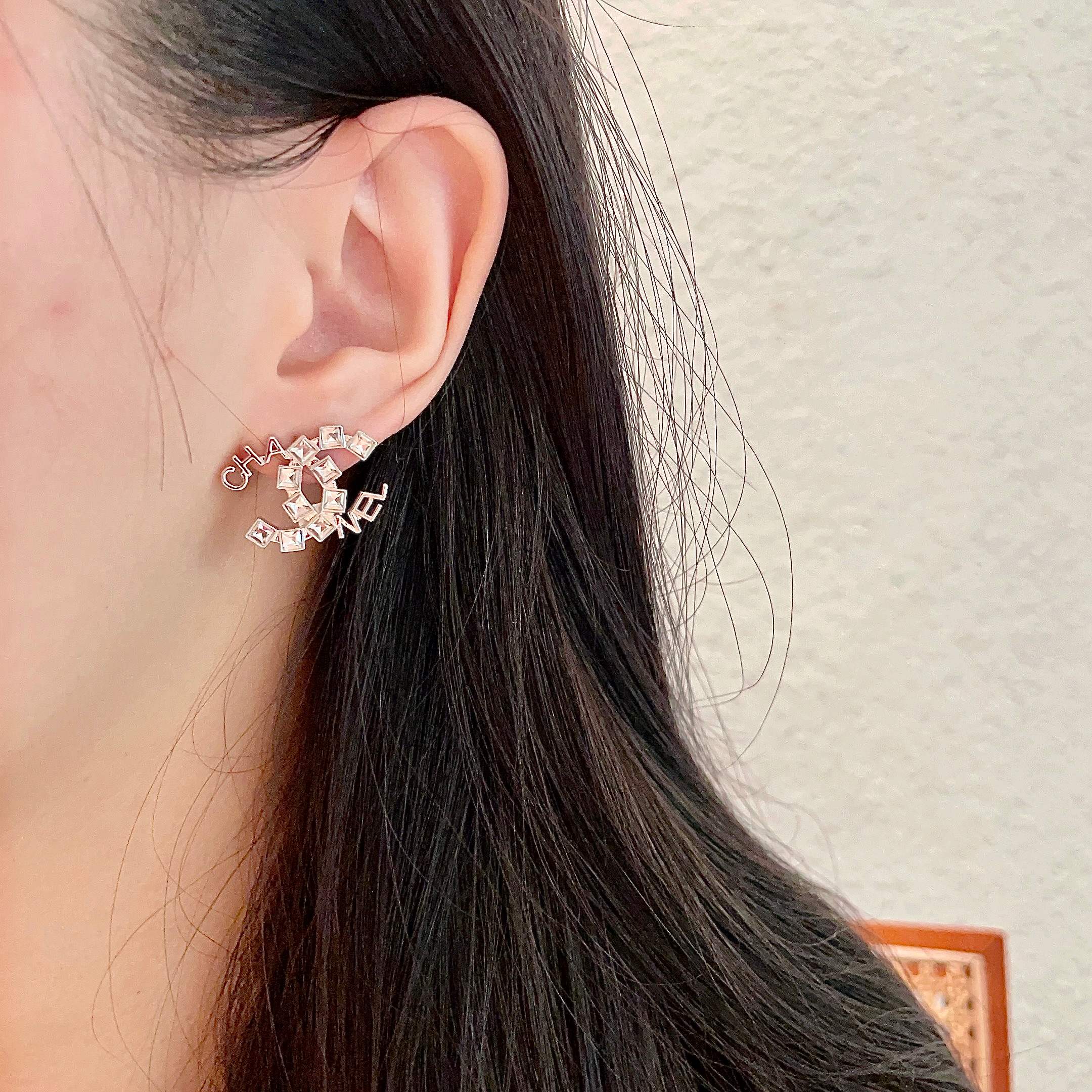  Chanel香奈儿 中古 双C耳钉👀原版复刻logo 小香家的款式真心无需多介绍😘🎶每一款都超好看，精