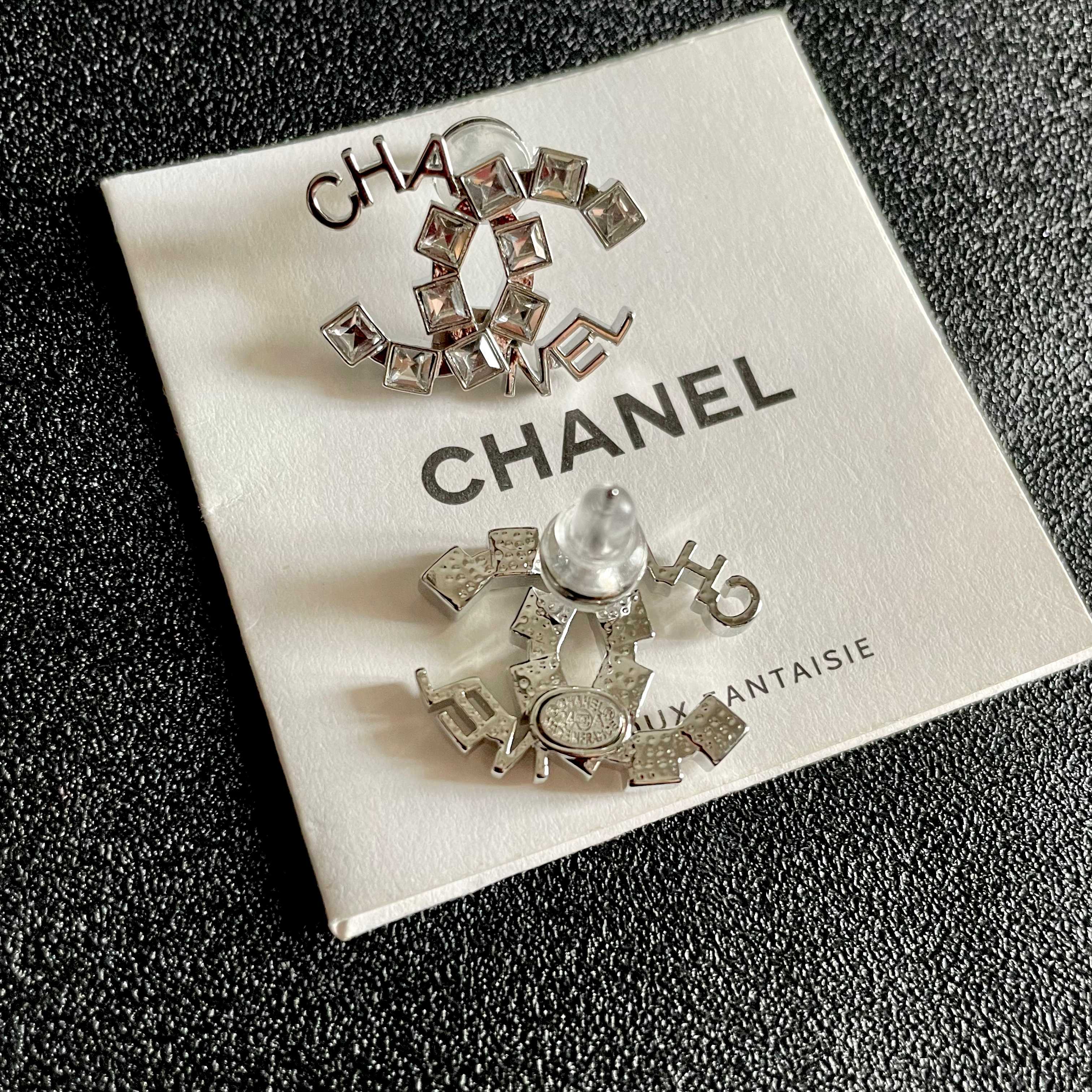  Chanel香奈儿 中古 双C耳钉👀原版复刻logo 小香家的款式真心无需多介绍😘🎶每一款都超好看，精
