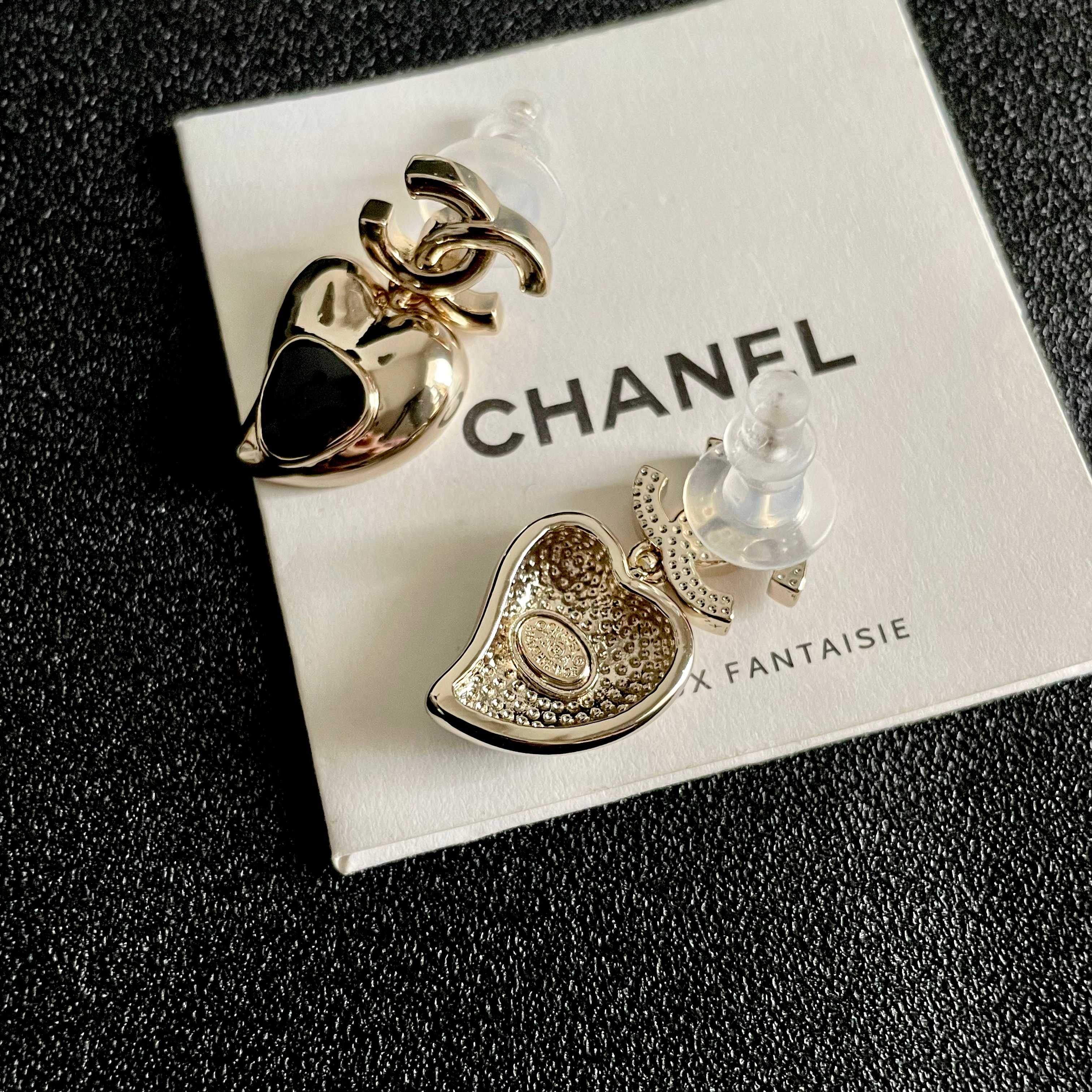 Chanel香奈儿 中古 双C耳钉👀原版复刻logo 小香家的款式真心无需多介绍😘🎶每一款都超好看，精