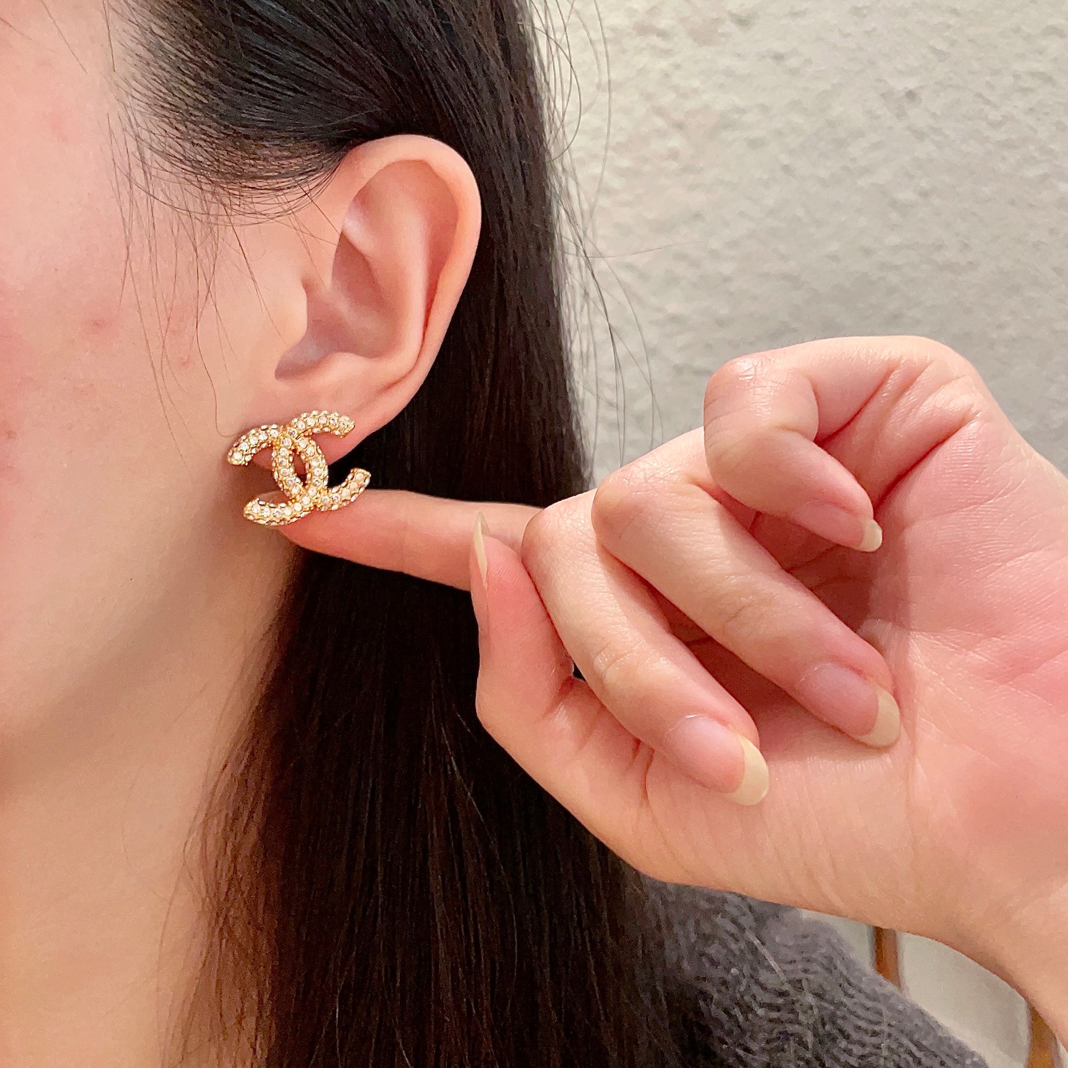  Chanel香奈儿 中古 双C耳钉👀原版复刻logo 小香家的款式真心无需多介绍😘🎶每一款都超好看，精
