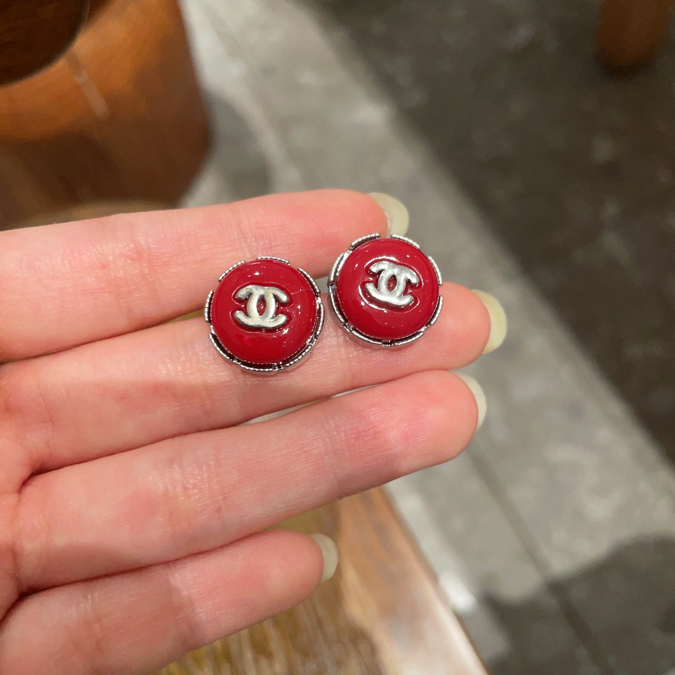  Chanel香奈儿 中古 双C耳钉👀原版复刻logo 小香家的款式真心无需多介绍😘🎶每一款都超好看，精