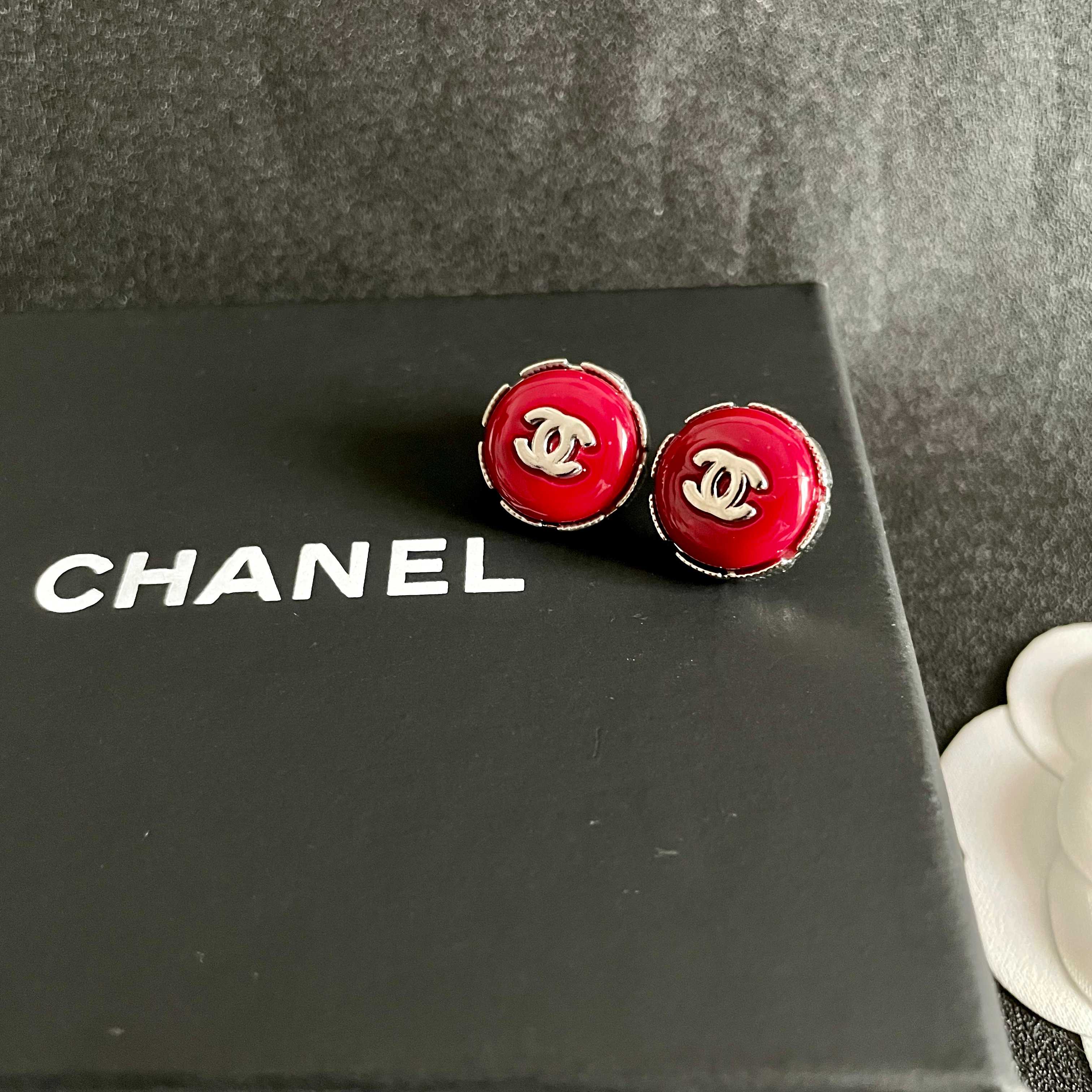  Chanel香奈儿 中古 双C耳钉👀原版复刻logo 小香家的款式真心无需多介绍😘🎶每一款都超好看，精