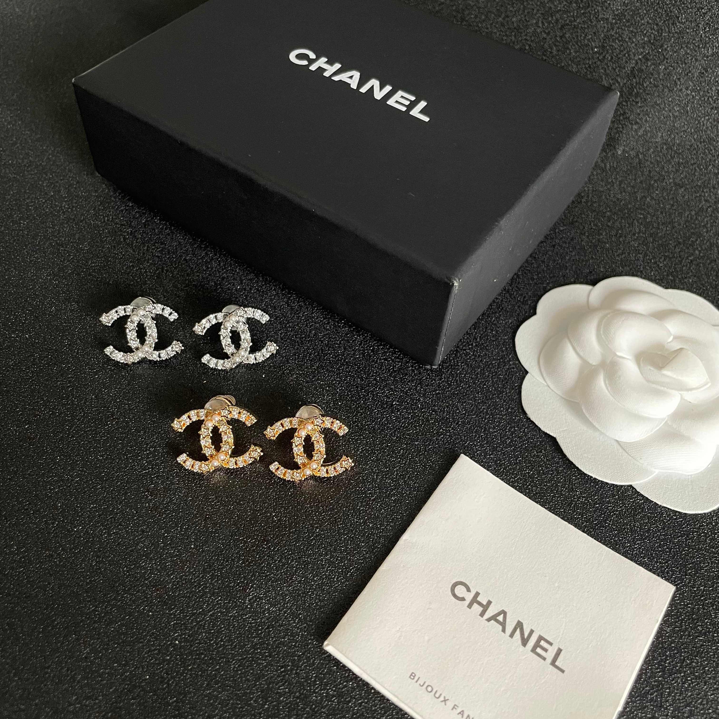  Chanel香奈儿 中古 双C耳钉👀原版复刻logo 小香家的款式真心无需多介绍😘🎶每一款都超好看，精