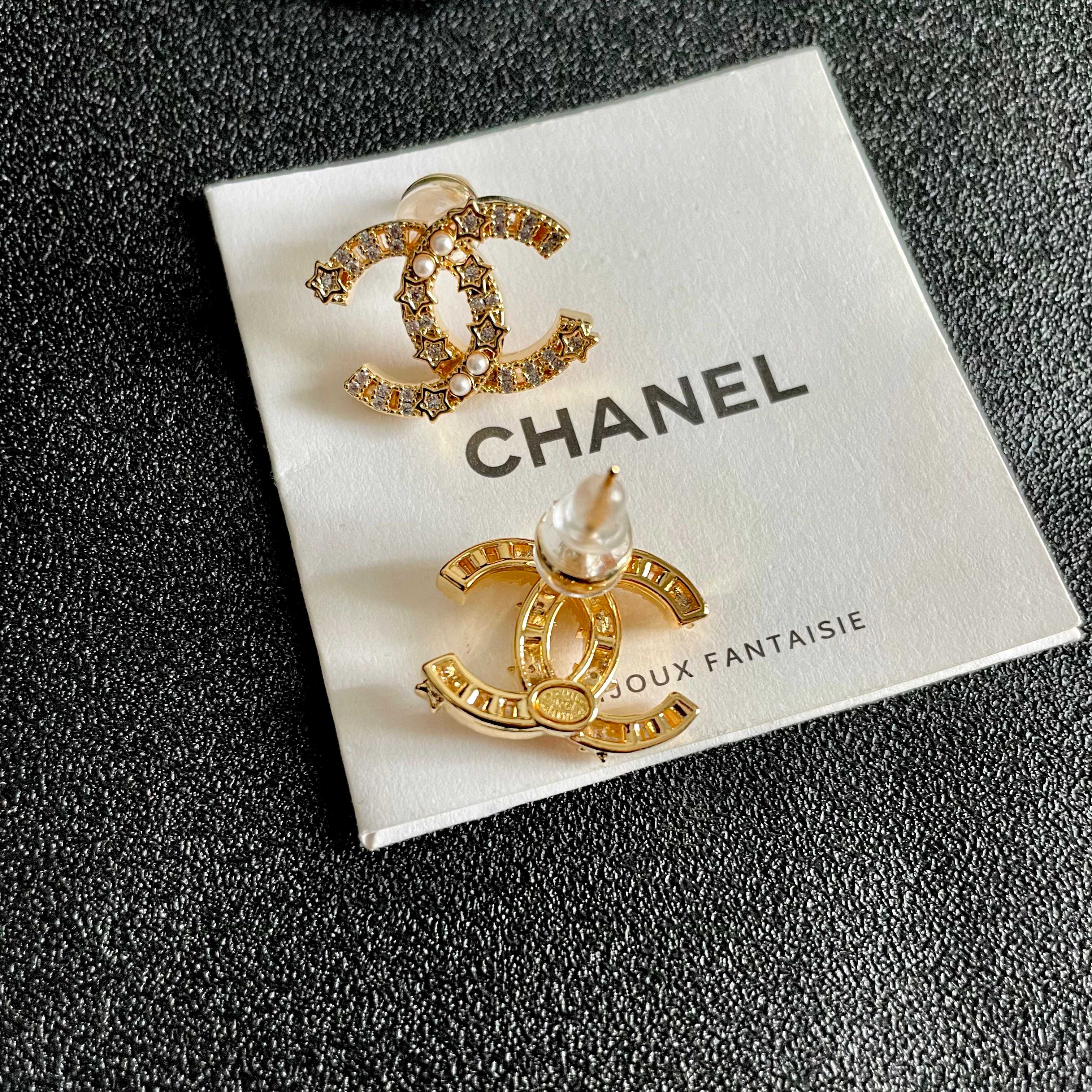  Chanel香奈儿 中古 双C耳钉👀原版复刻logo 小香家的款式真心无需多介绍😘🎶每一款都超好看，精