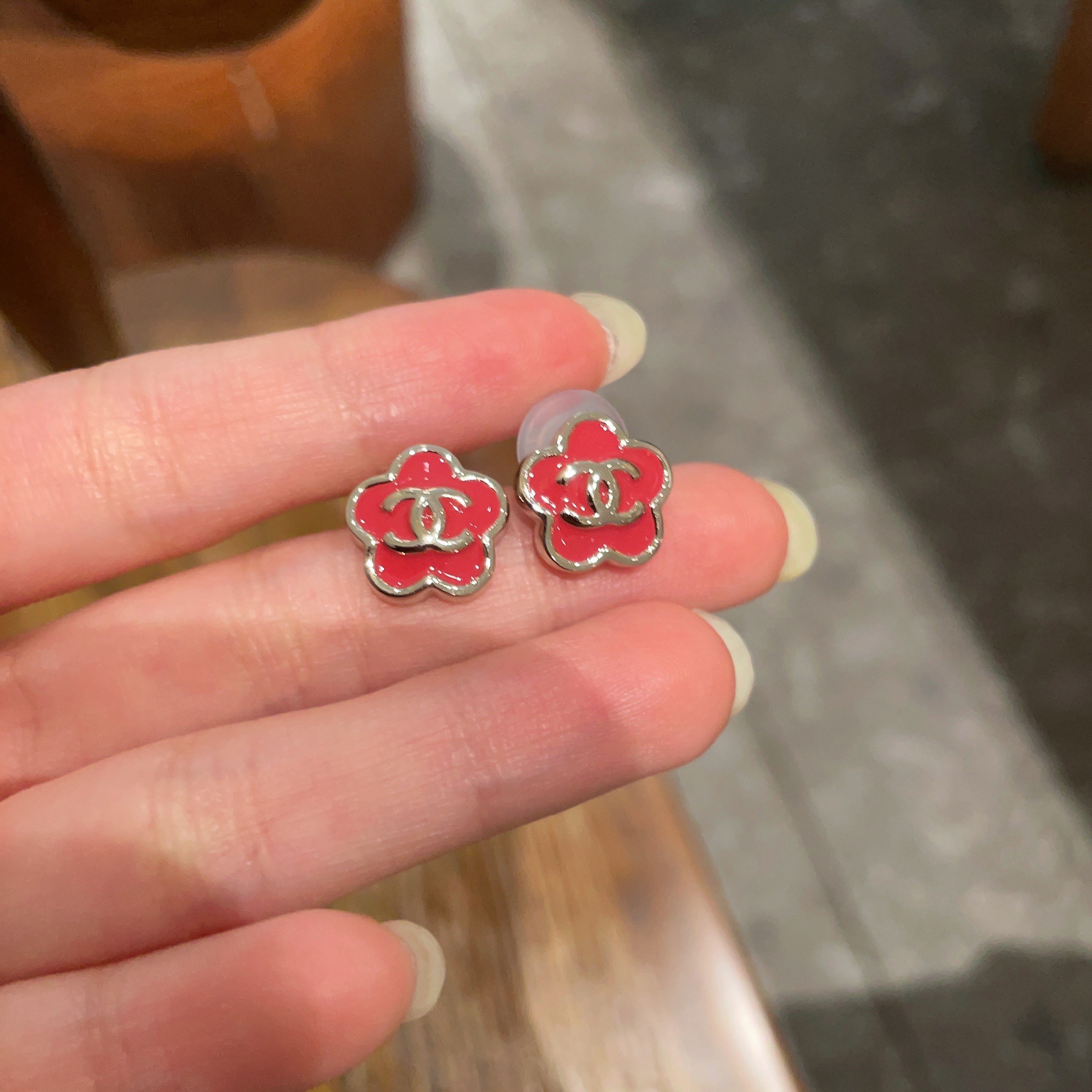  Chanel香奈儿 中古 双C耳钉👀原版复刻logo 小香家的款式真心无需多介绍😘🎶每一款都超好看，精