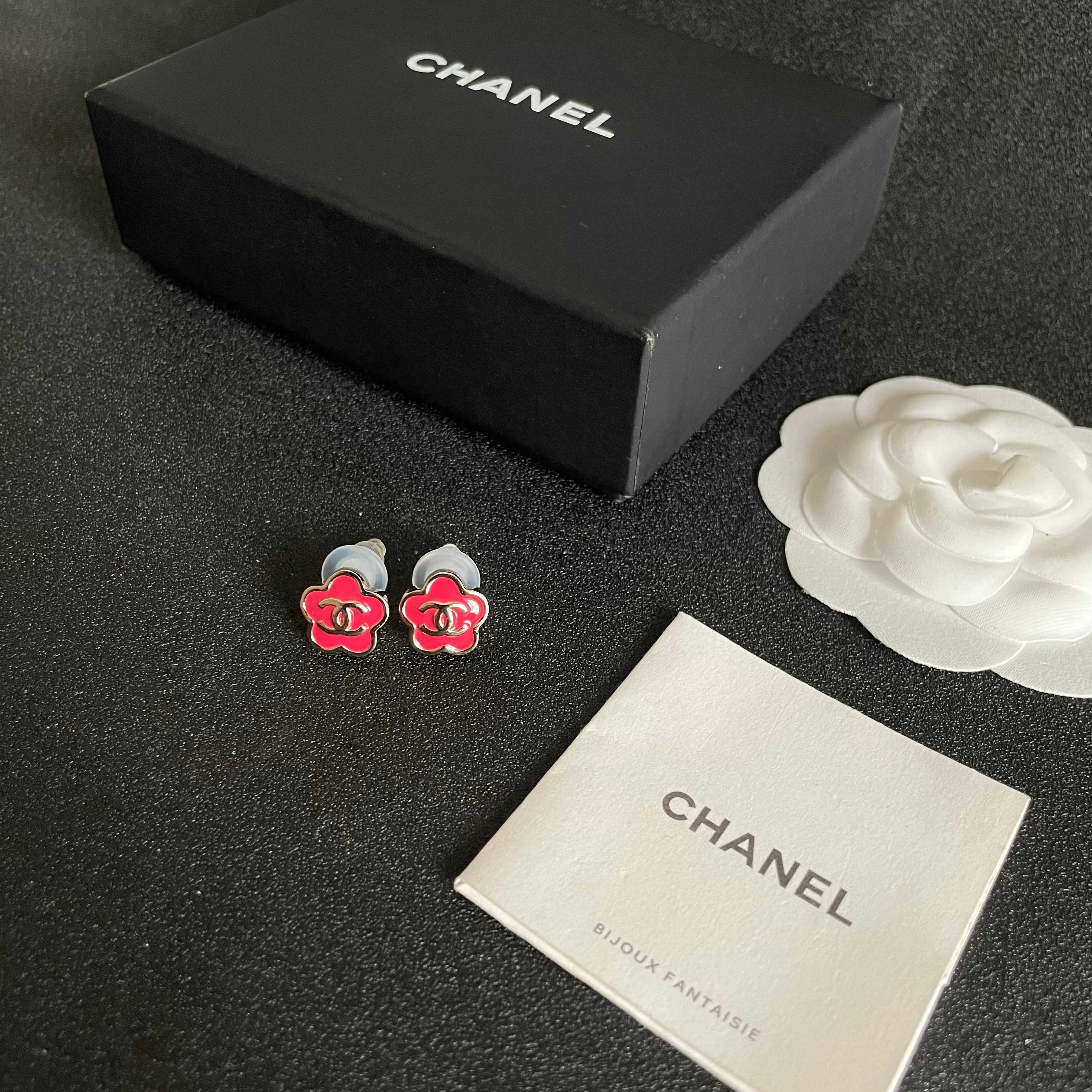  Chanel香奈儿 中古 双C耳钉👀原版复刻logo 小香家的款式真心无需多介绍😘🎶每一款都超好看，精