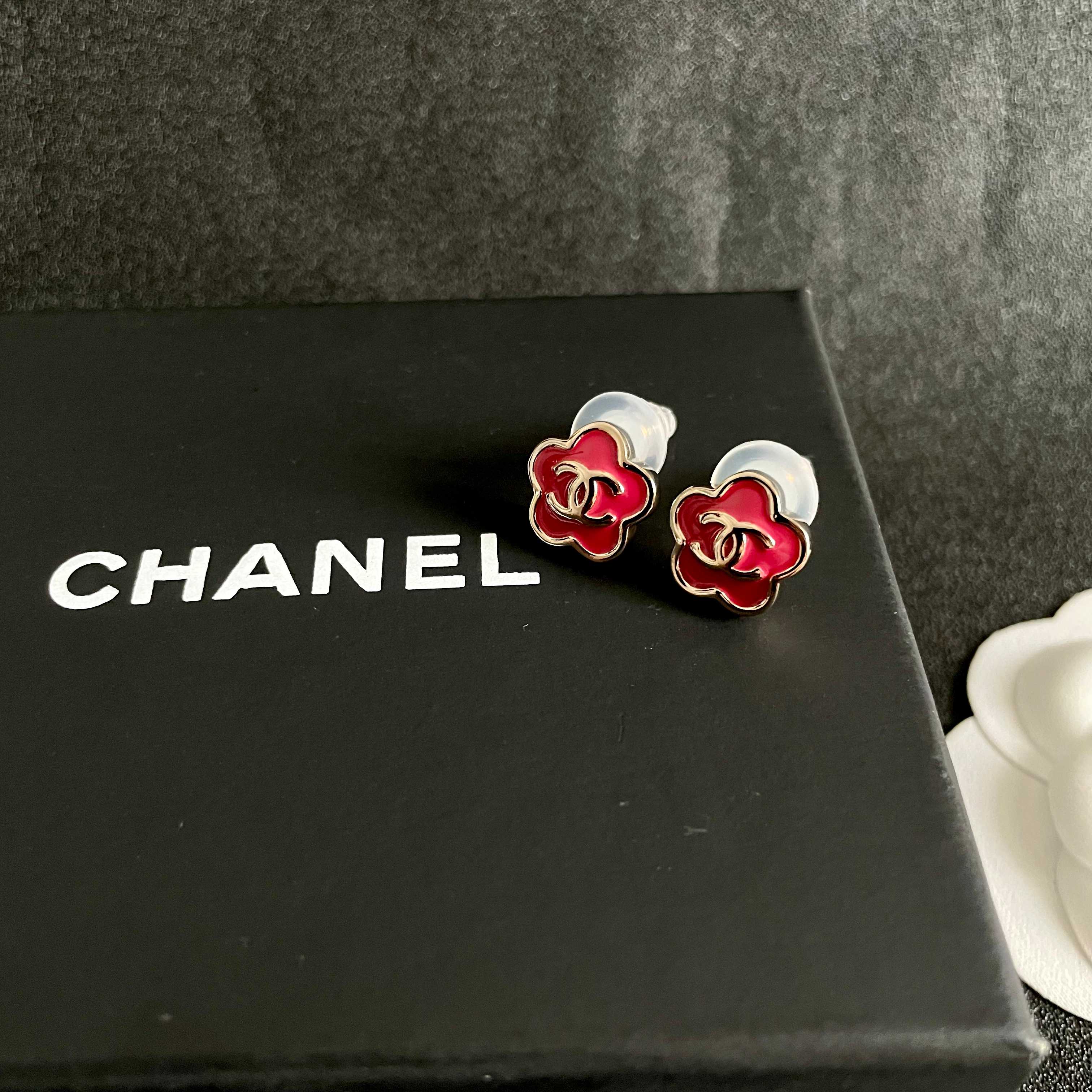  Chanel香奈儿 中古 双C耳钉👀原版复刻logo 小香家的款式真心无需多介绍😘🎶每一款都超好看，精