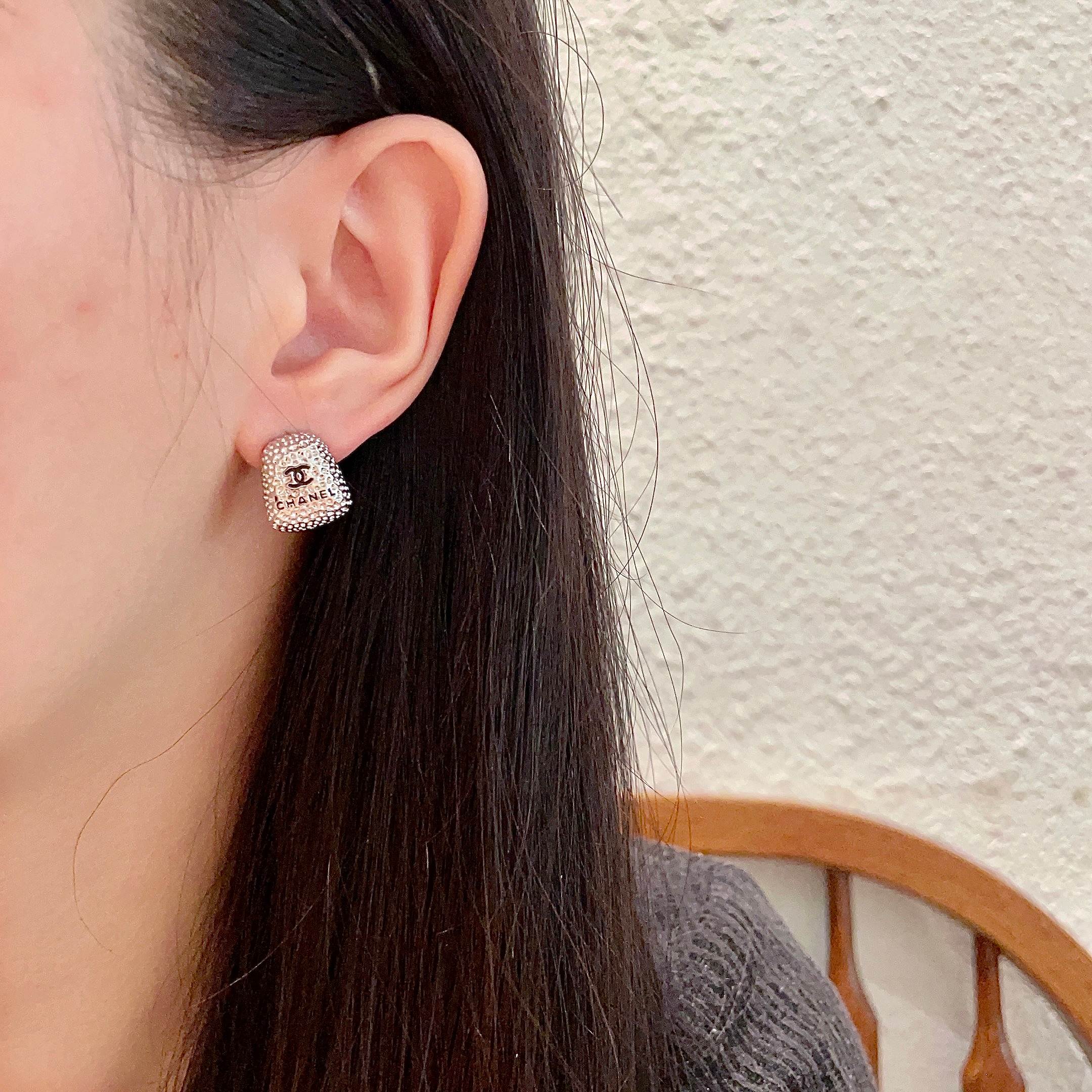  Chanel香奈儿 中古 双C耳钉👀原版复刻logo 小香家的款式真心无需多介绍😘🎶每一款都超好看，精