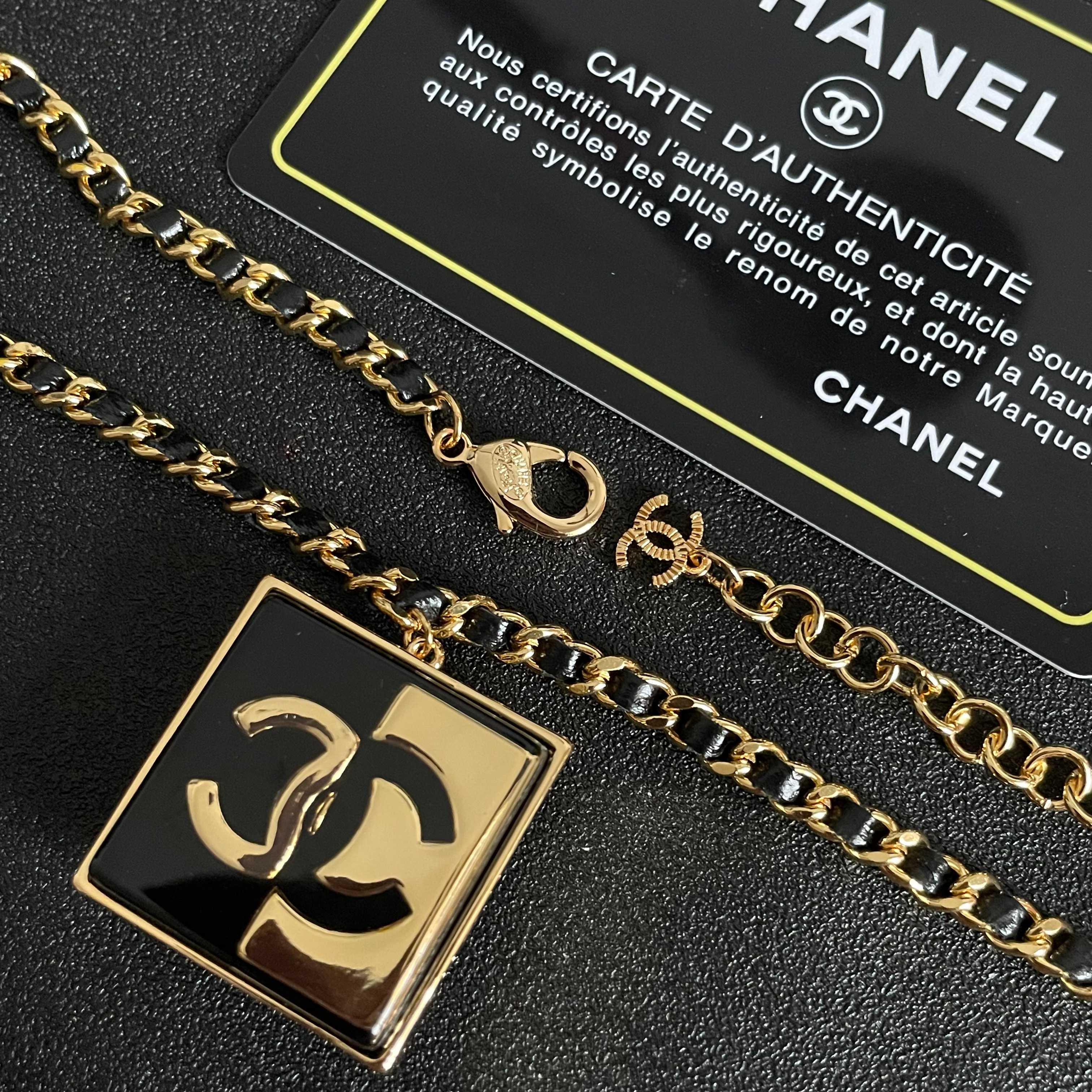  Chanel香奈儿 中古 字母项链👀小香家的款式真心无需多介绍😘🎶每一款都超好看，精致大方，非常显气质