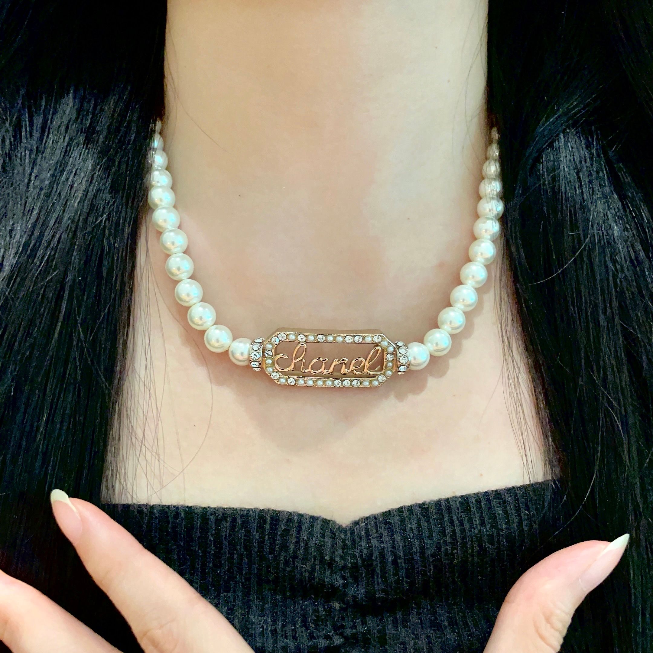  Chanel香奈儿 中古 字母 耳钉👀小香家的款式真心无需多介绍😘🎶每一款都超好看，精致大方，非常显气