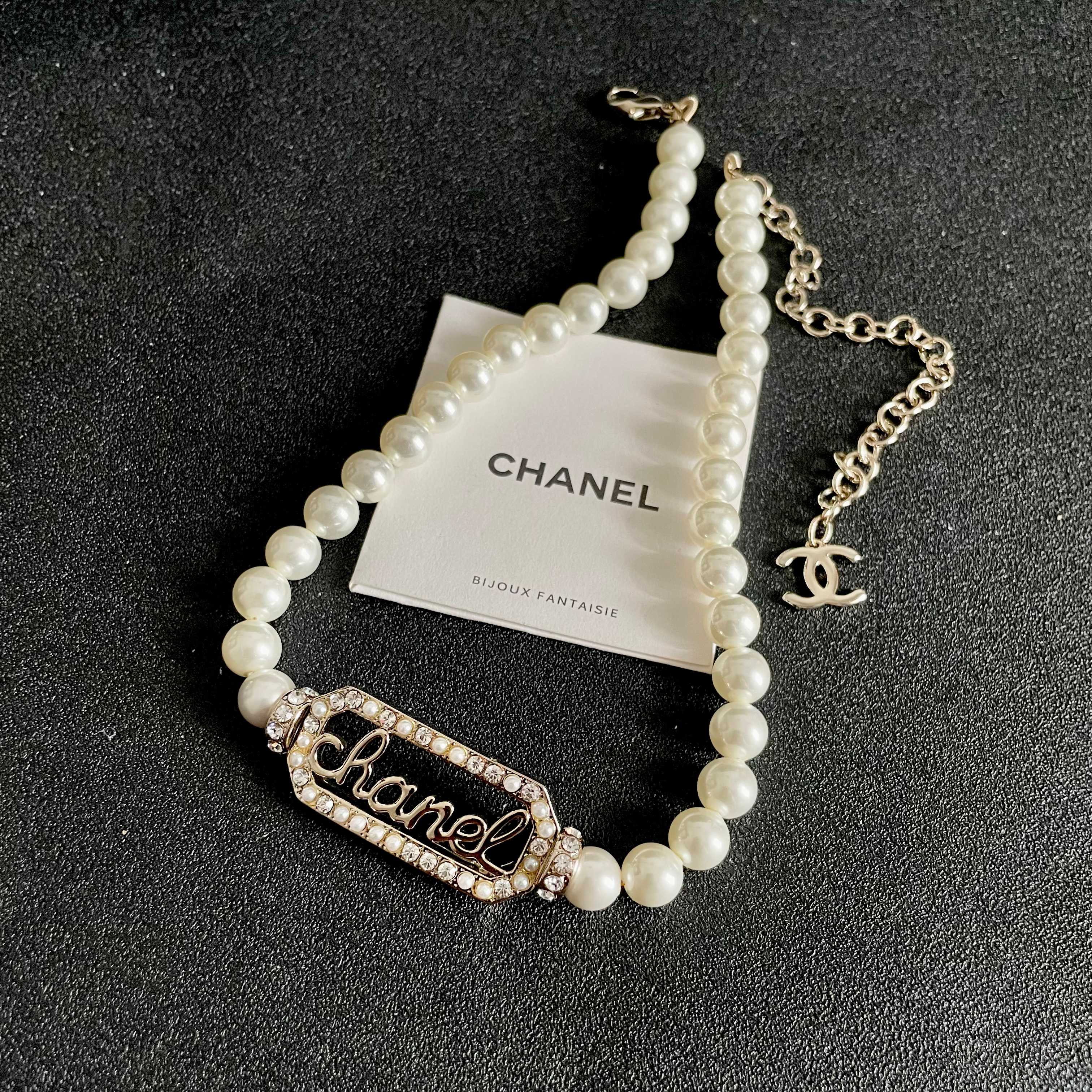  Chanel香奈儿 中古 字母 耳钉👀小香家的款式真心无需多介绍😘🎶每一款都超好看，精致大方，非常显气